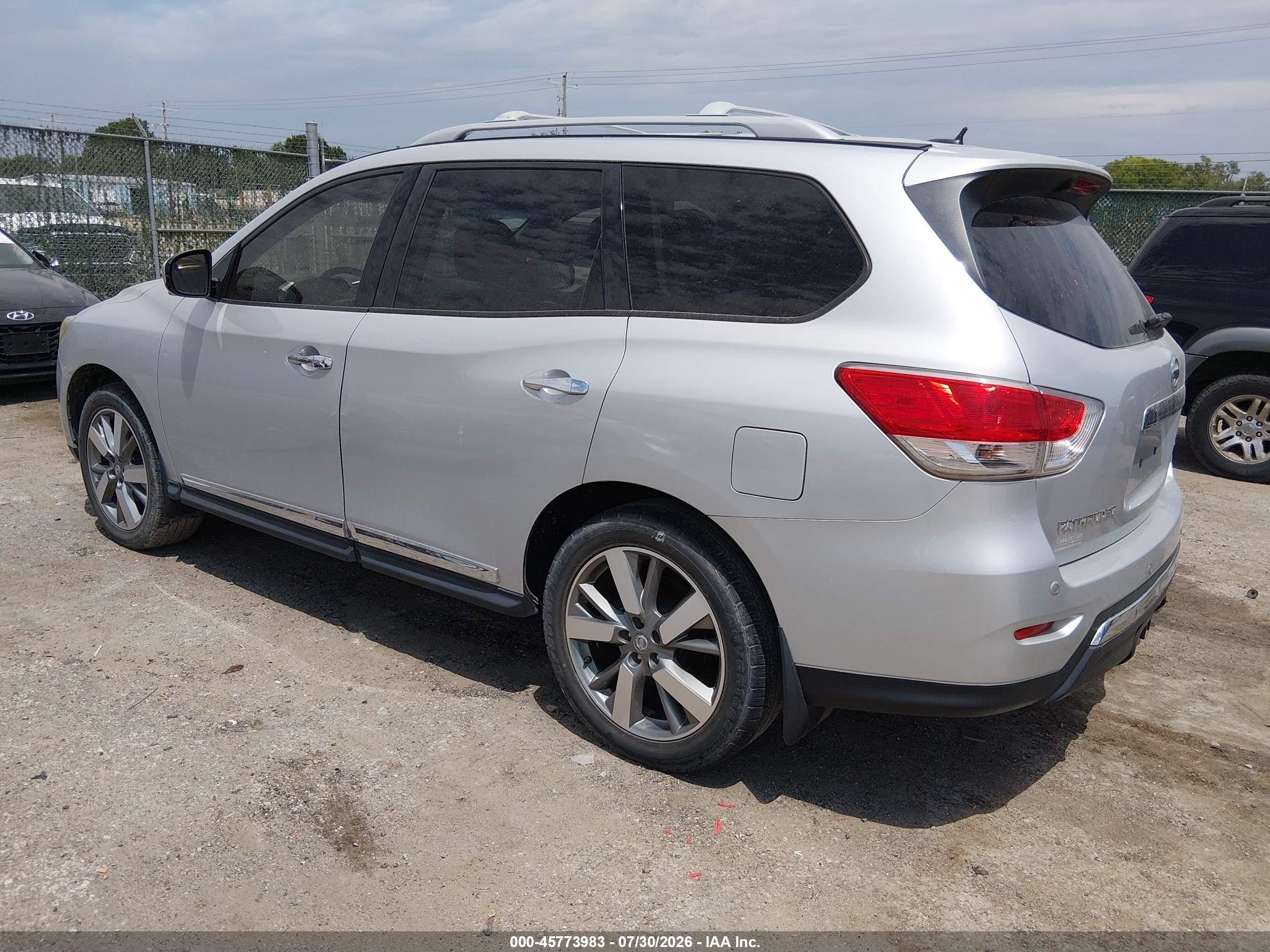 2013 Nissan Pathfinder Platinum Silver vin: 5N1AR2MM1DC616034