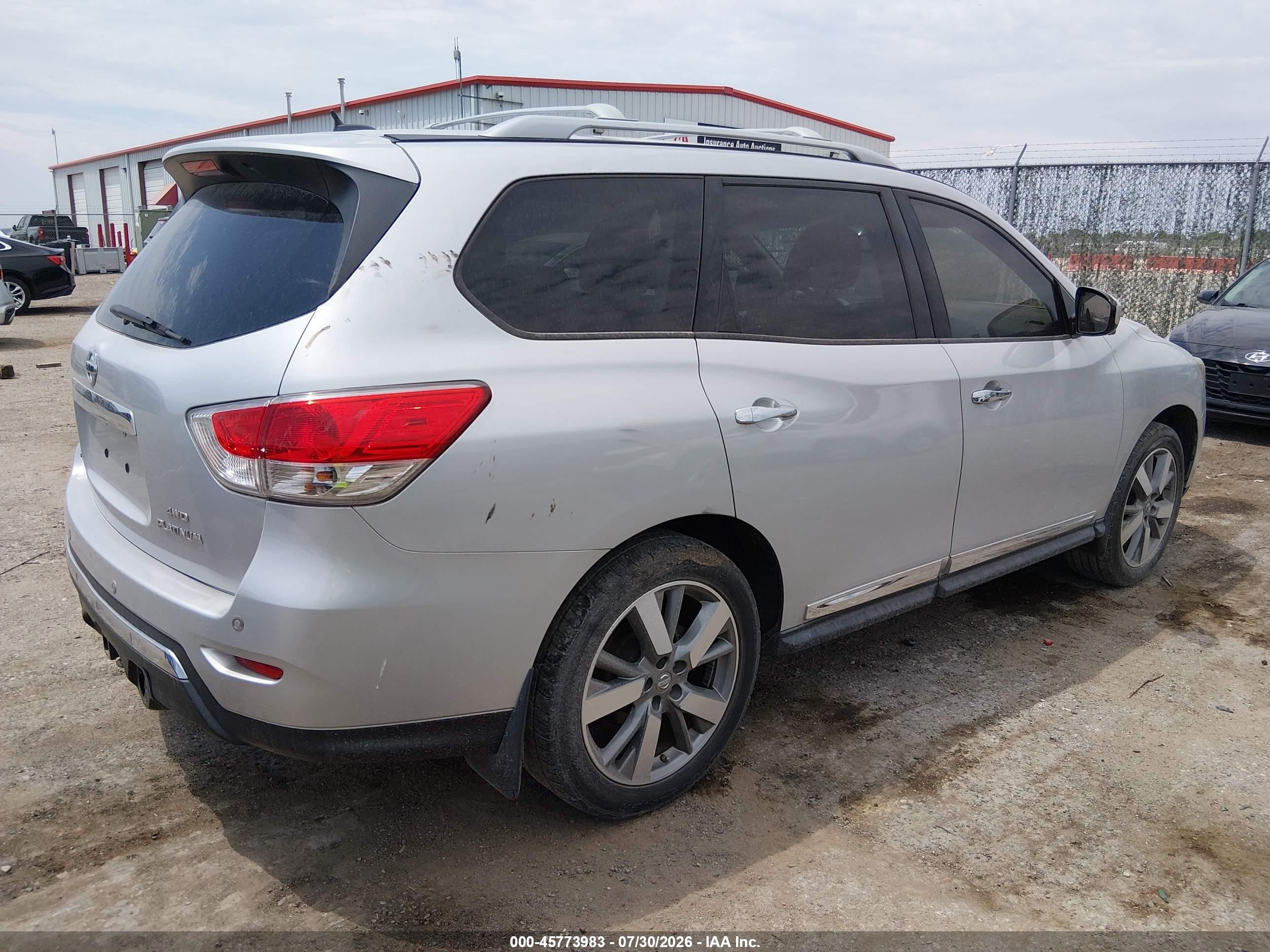 2013 Nissan Pathfinder Platinum Silver vin: 5N1AR2MM1DC616034