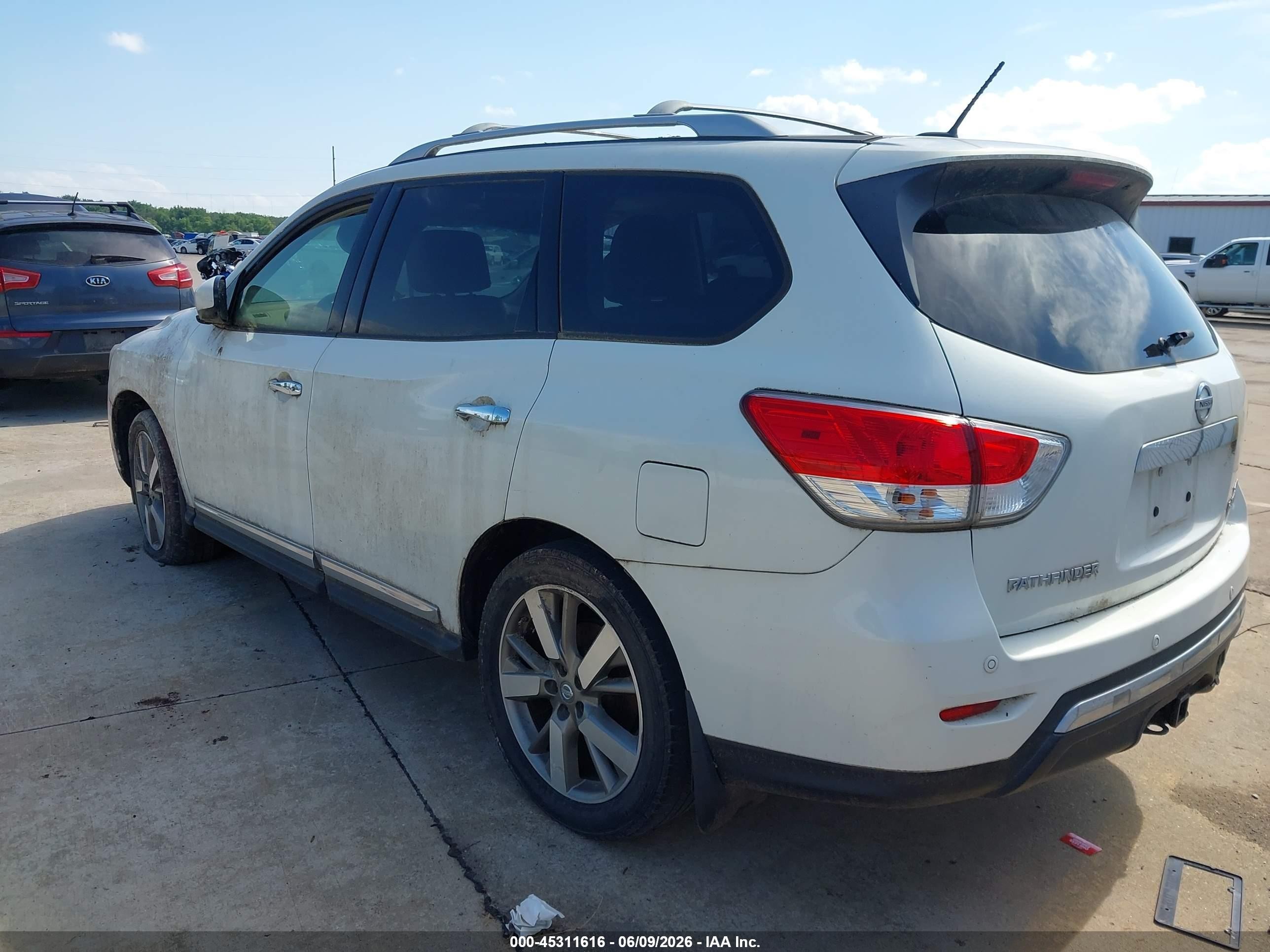 2013 Nissan Pathfinder Platinum White vin: 5N1AR2MM1DC624361