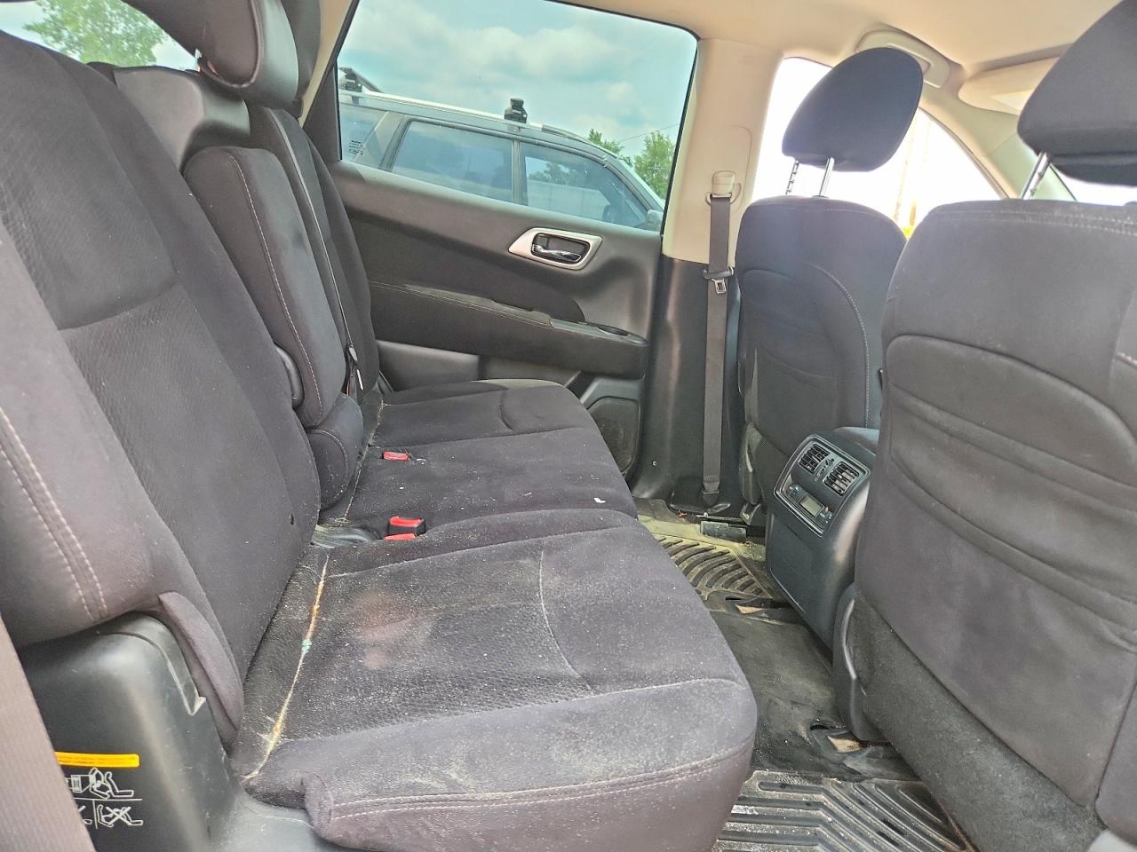 2013 Nissan Pathfinder S Серебряный vin: 5N1AR2MM1DC636851