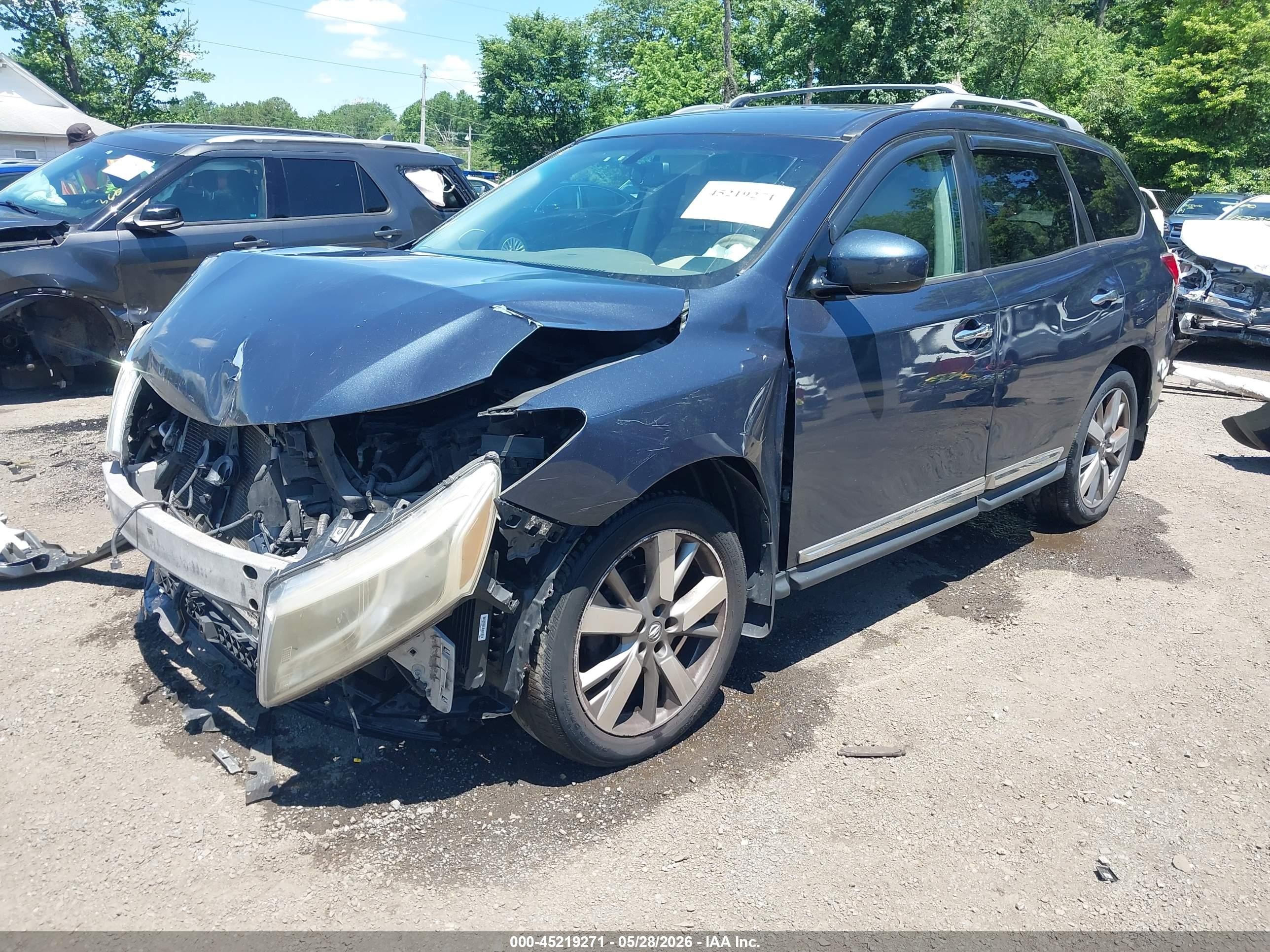 2013 Nissan Pathfinder Platinum Blue vin: 5N1AR2MM1DC642357