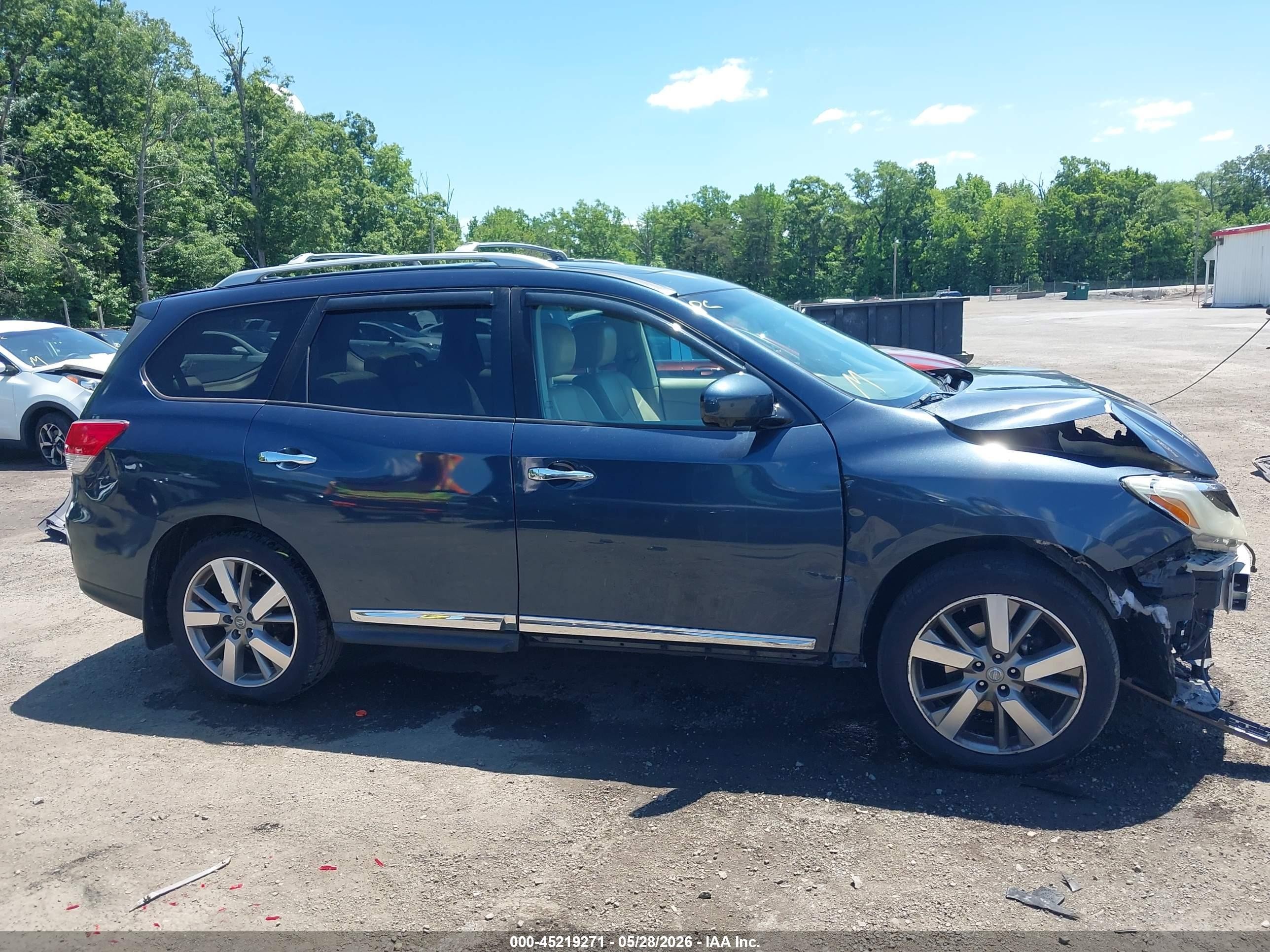2013 Nissan Pathfinder Platinum Blue vin: 5N1AR2MM1DC642357