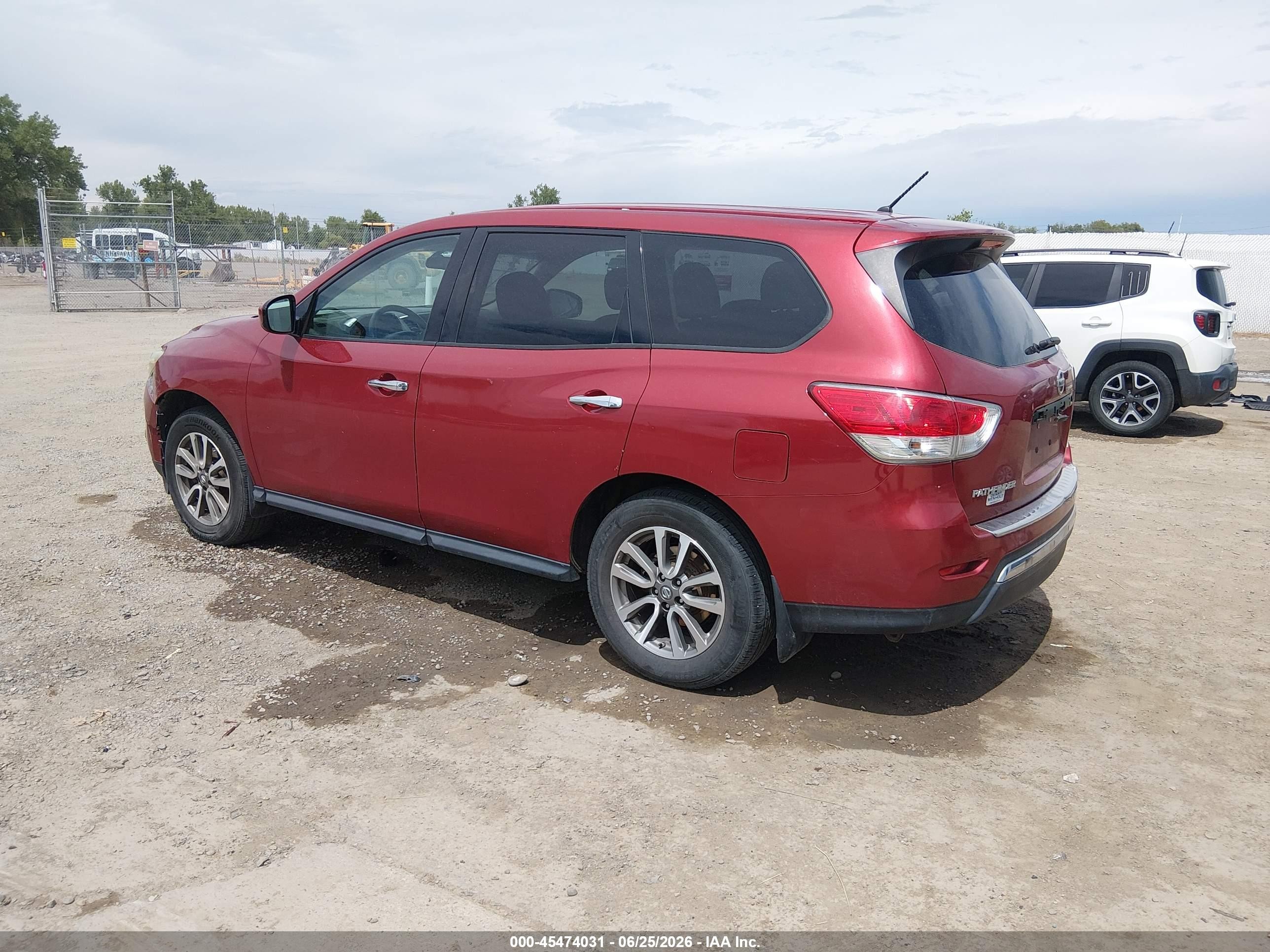 2013 Nissan Pathfinder S Red vin: 5N1AR2MM1DC670238