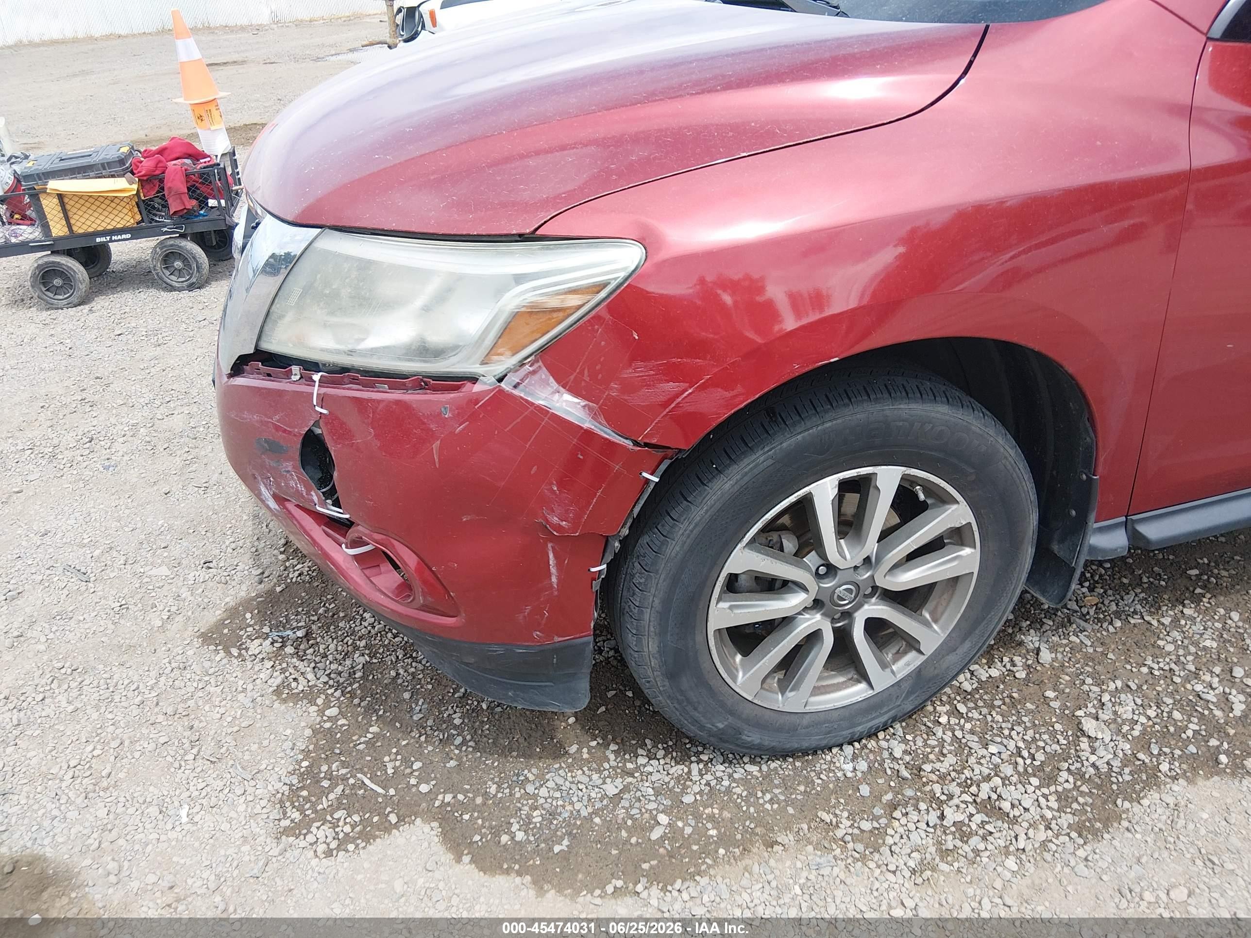 2013 Nissan Pathfinder S Red vin: 5N1AR2MM1DC670238
