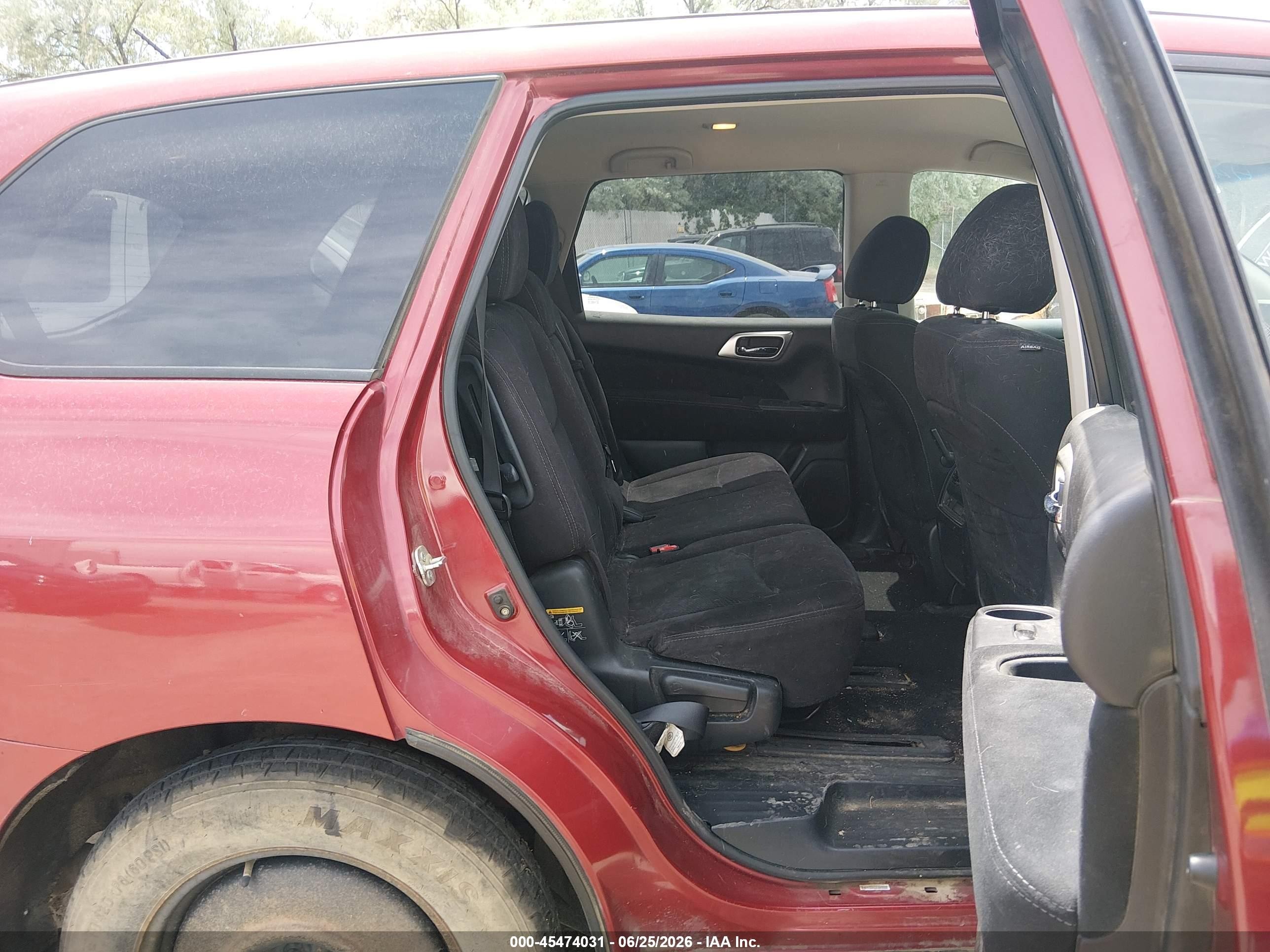 2013 Nissan Pathfinder S Red vin: 5N1AR2MM1DC670238
