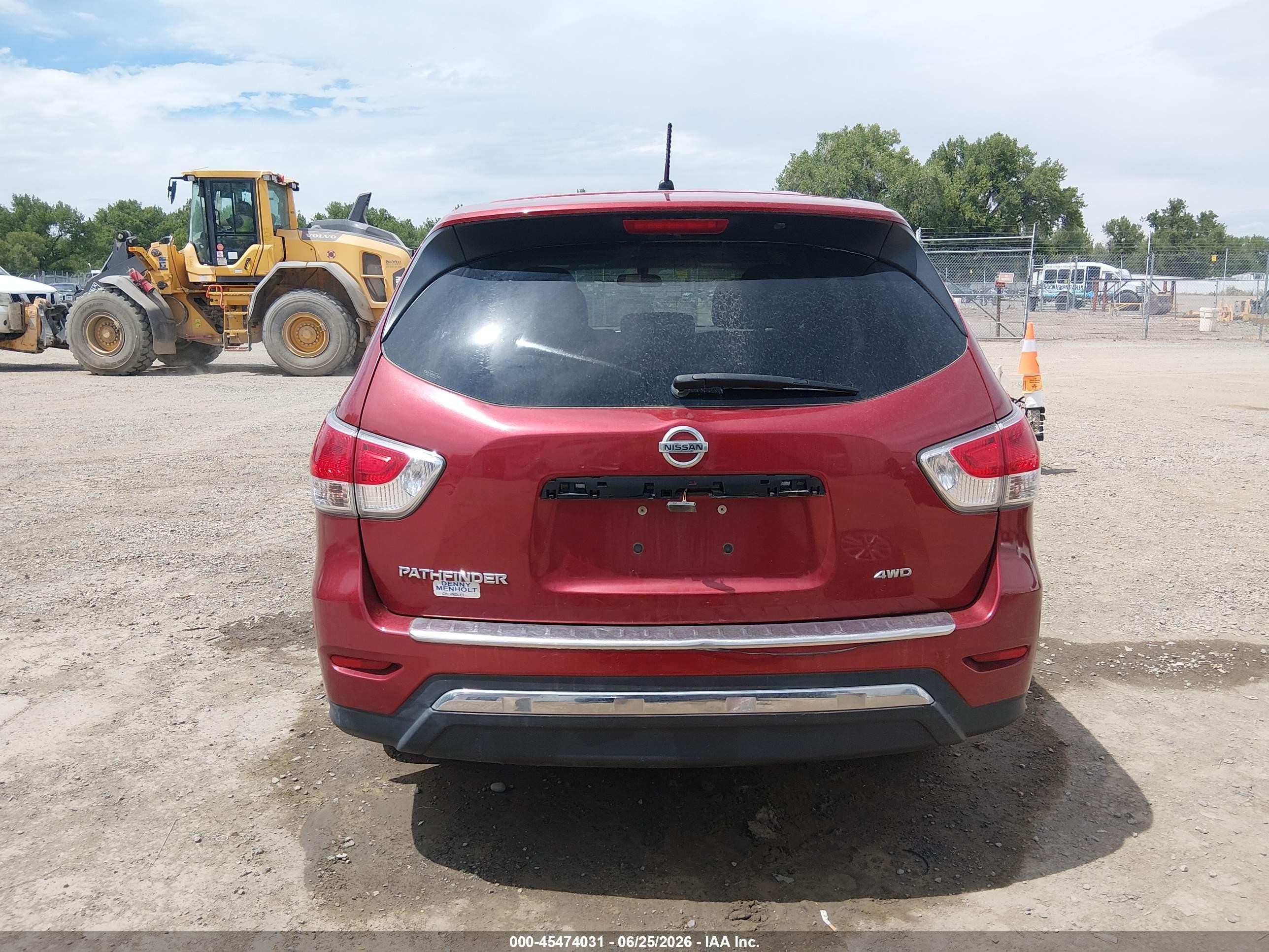 2013 Nissan Pathfinder S Red vin: 5N1AR2MM1DC670238