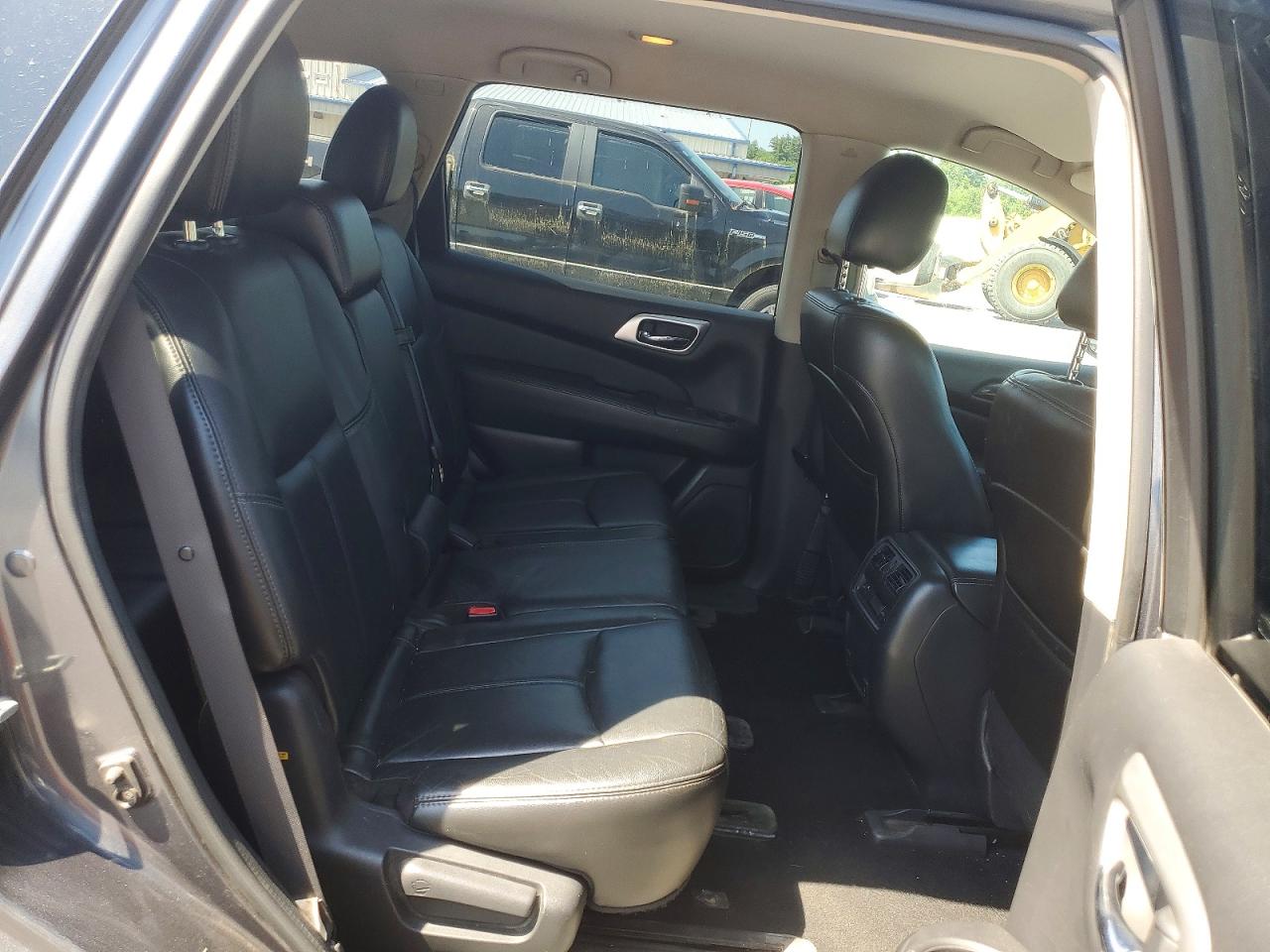 2014 Nissan Pathfinder S Серый vin: 5N1AR2MM1EC619713
