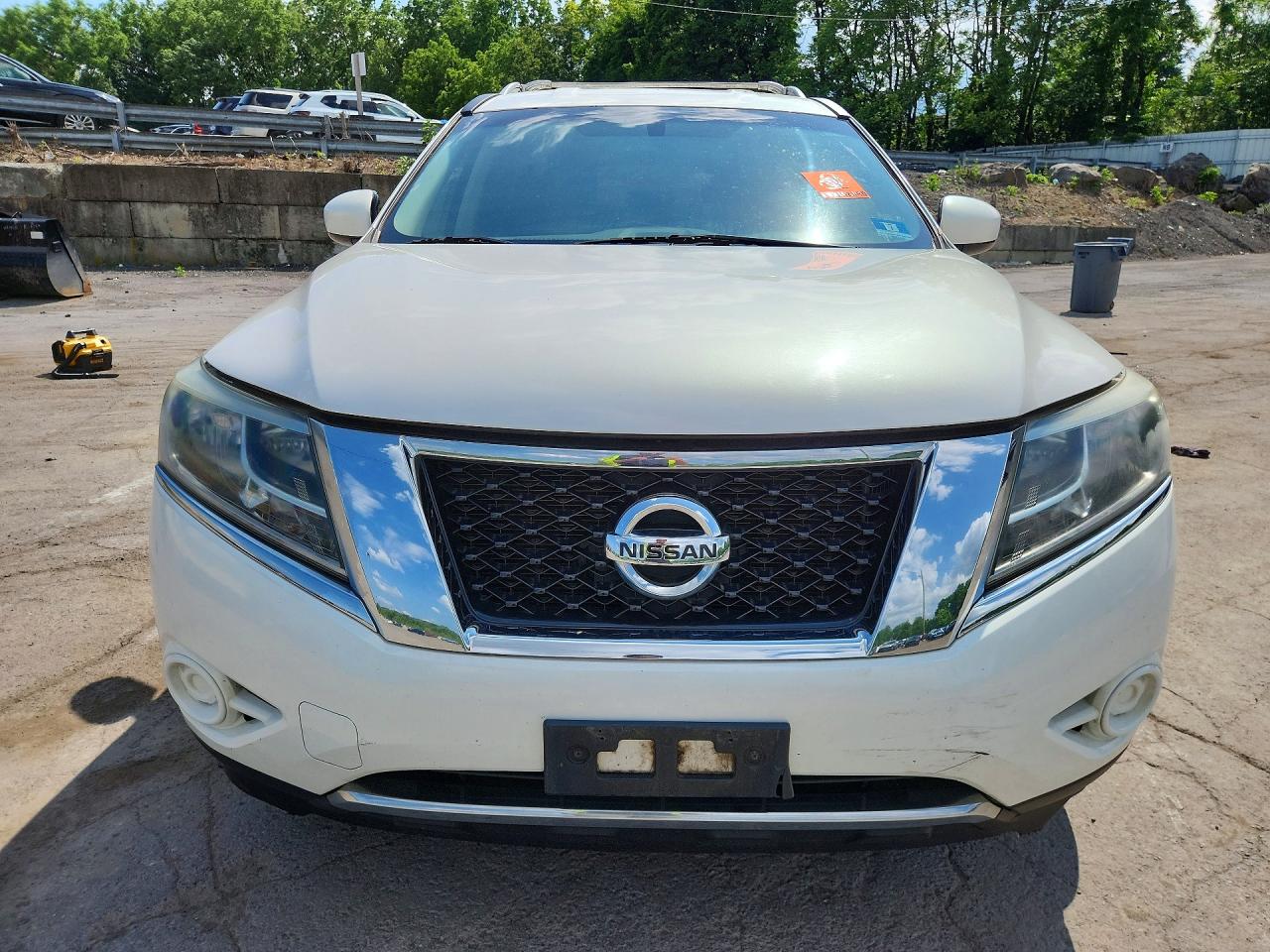 2014 Nissan Pathfinder Sv White vin: 5N1AR2MM1EC632168
