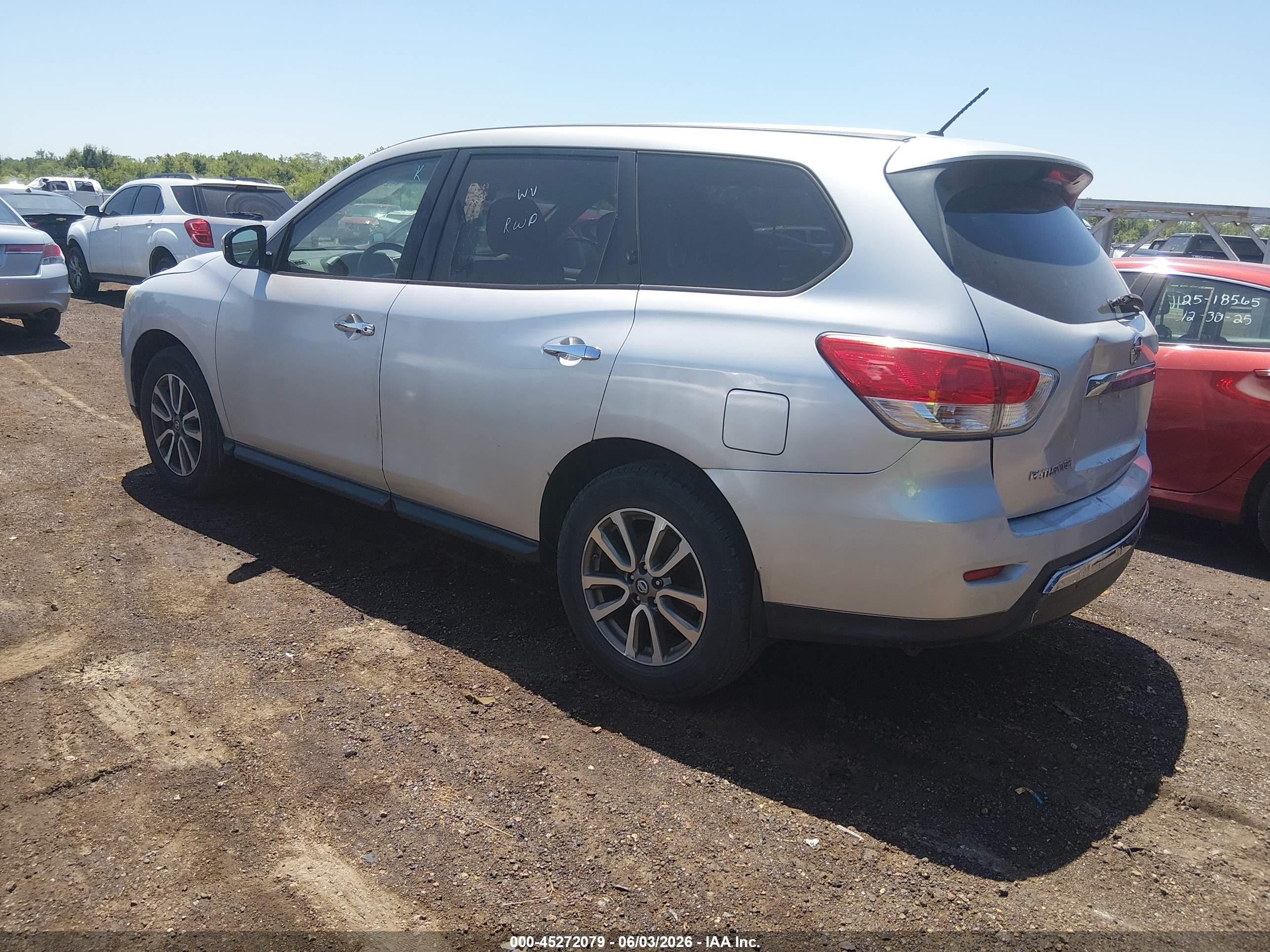 2014 Nissan Pathfinder S Серебряный vin: 5N1AR2MM1EC669396