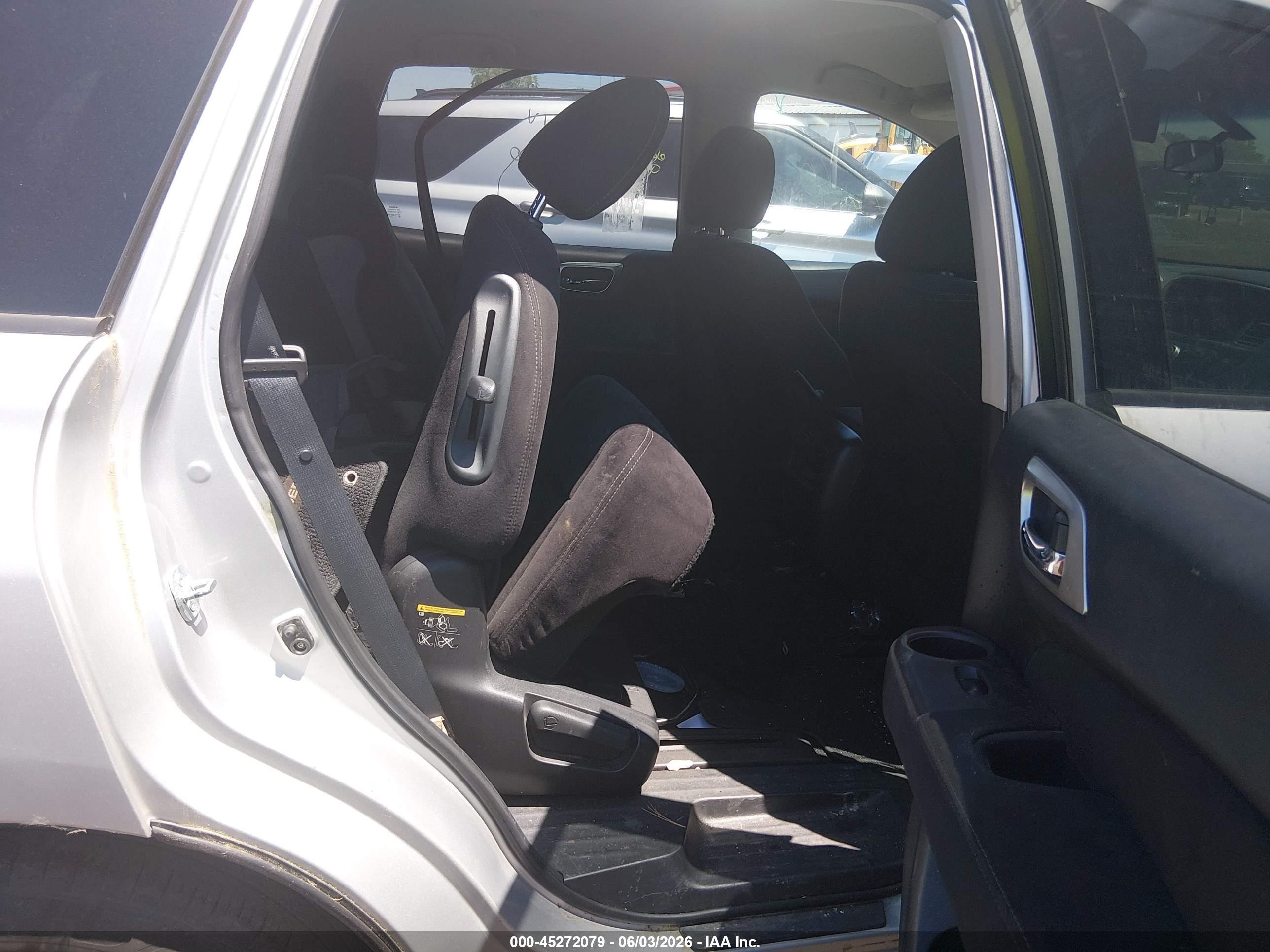 2014 Nissan Pathfinder S Серебряный vin: 5N1AR2MM1EC669396