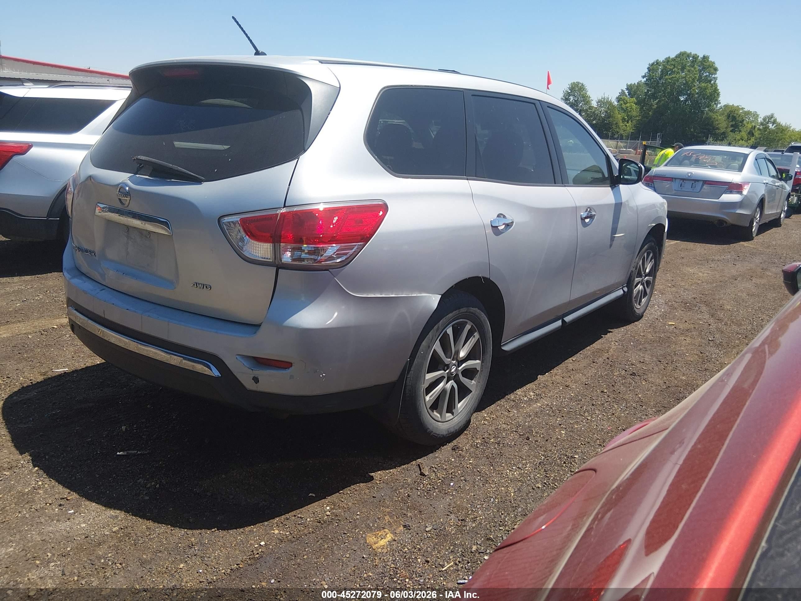 2014 Nissan Pathfinder S Серебряный vin: 5N1AR2MM1EC669396