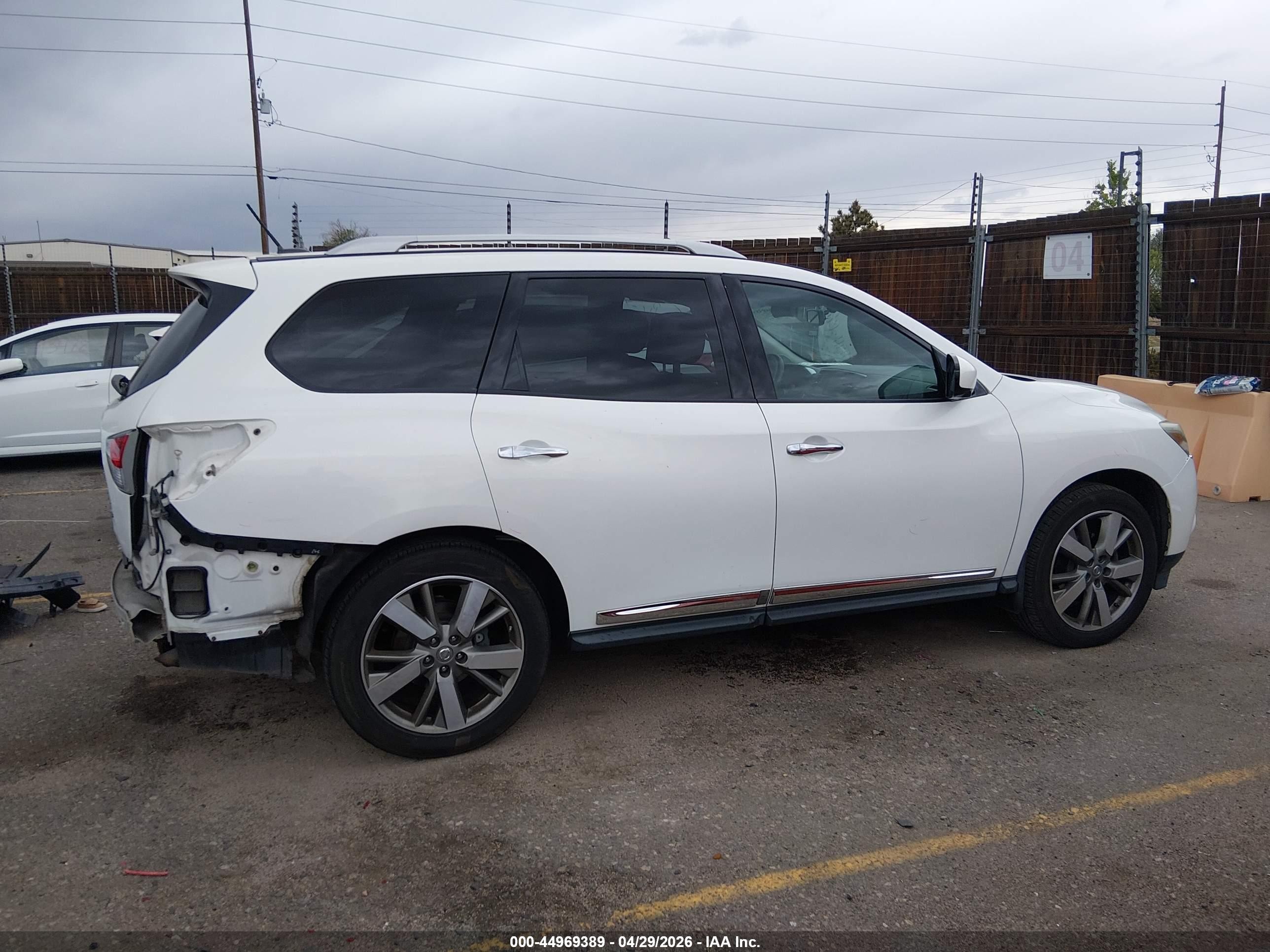 2014 Nissan Pathfinder Platinum White vin: 5N1AR2MM1EC670242