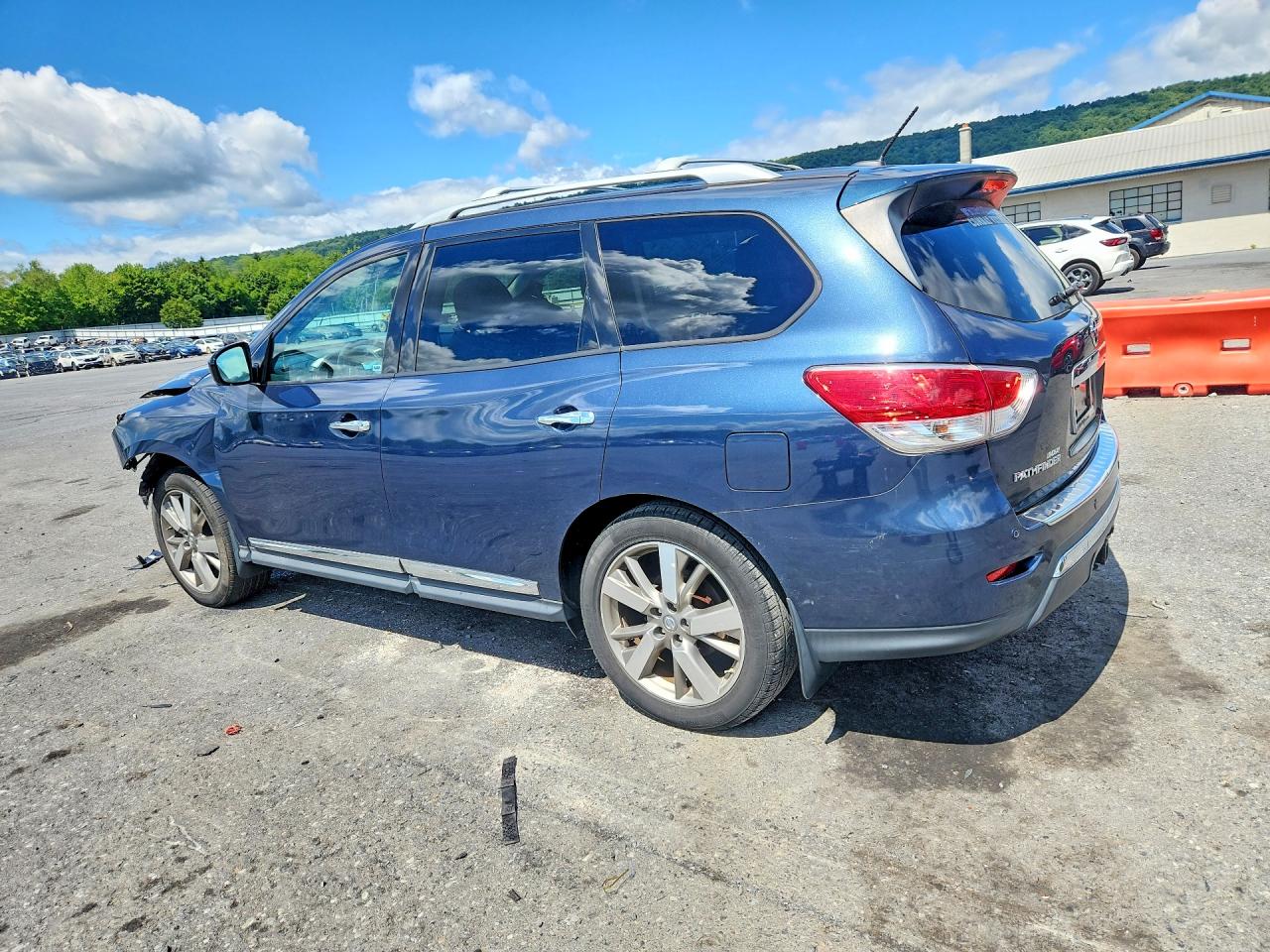 2014 Nissan Pathfinder Platinum Blue vin: 5N1AR2MM1EC682360
