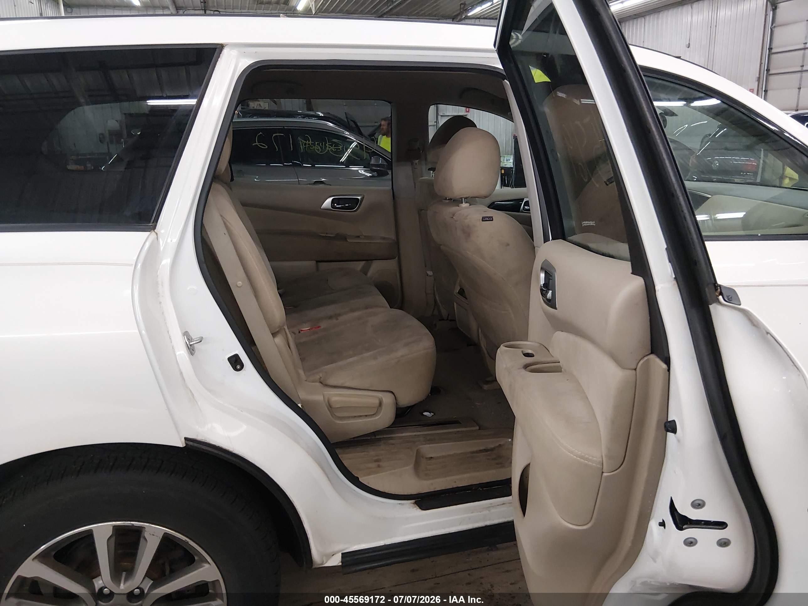 2014 Nissan Pathfinder S White vin: 5N1AR2MM1EC683931