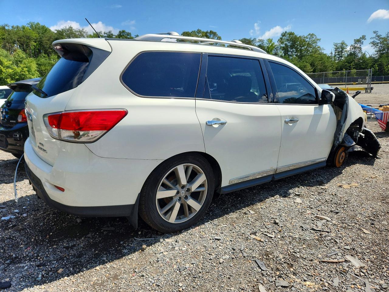 2014 Nissan Pathfinder S White vin: 5N1AR2MM1EC687333