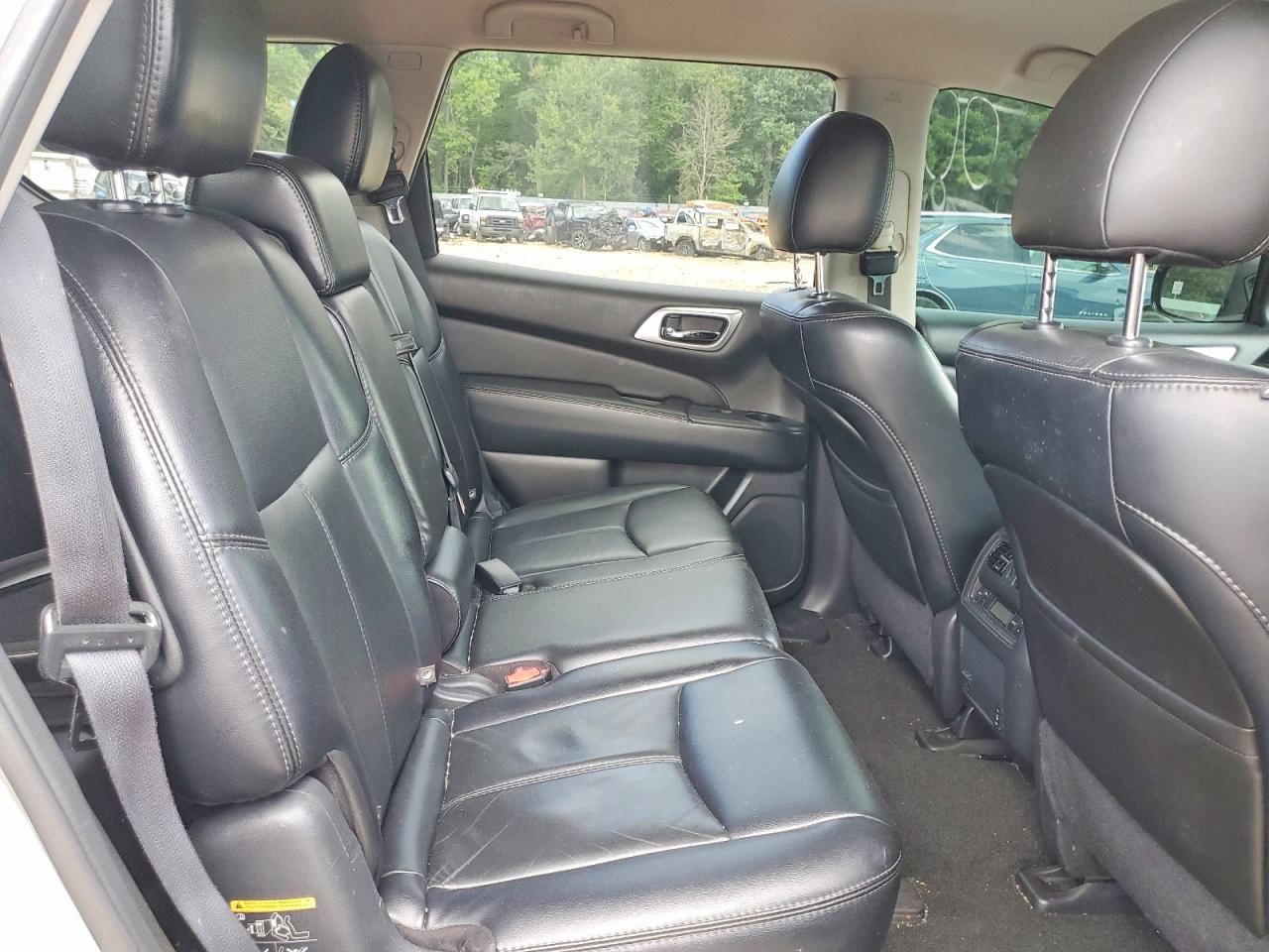 2014 Nissan Pathfinder S Серебряный vin: 5N1AR2MM1EC716314