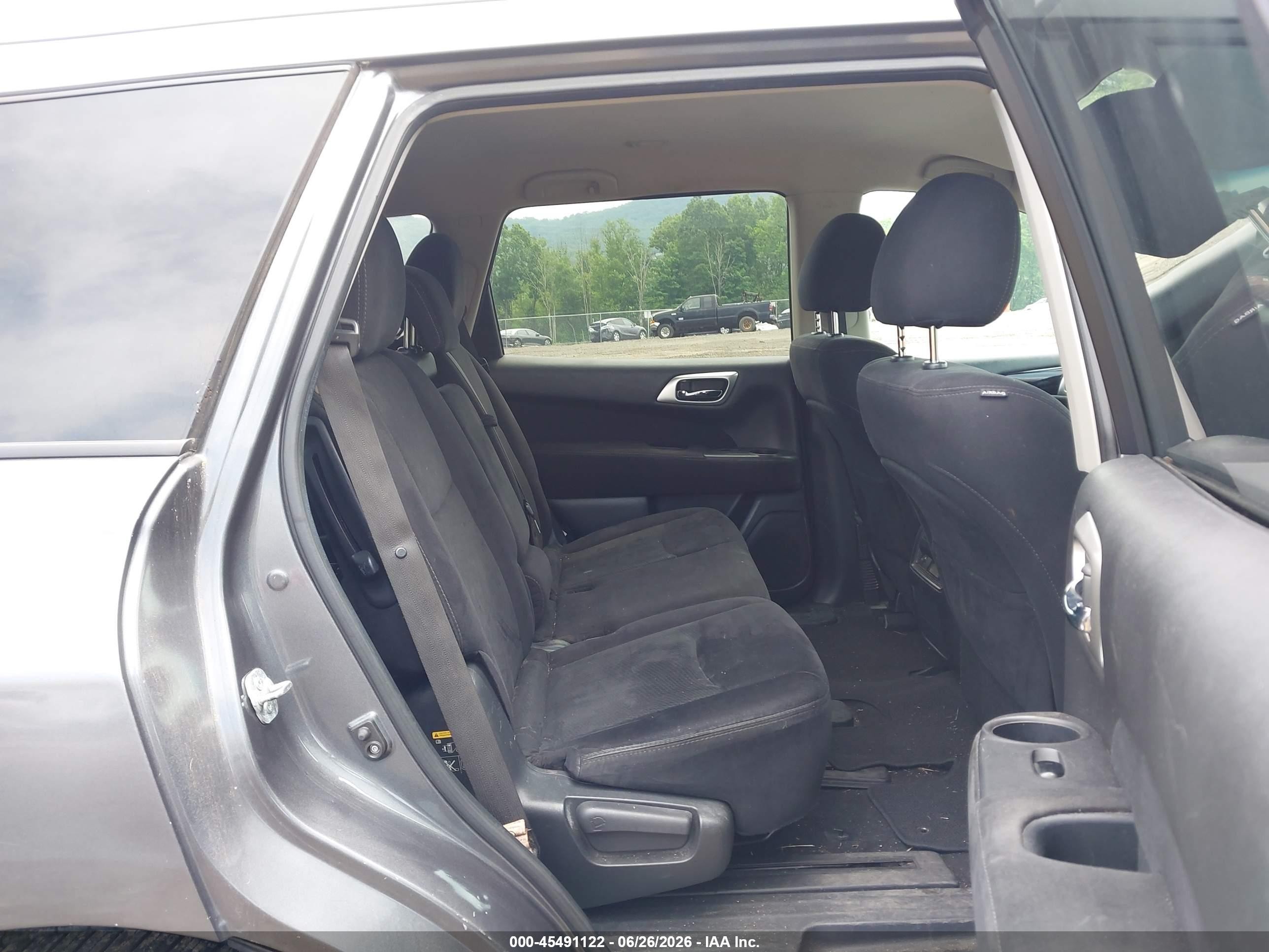 2015 Nissan Pathfinder S Gray vin: 5N1AR2MM1FC624864
