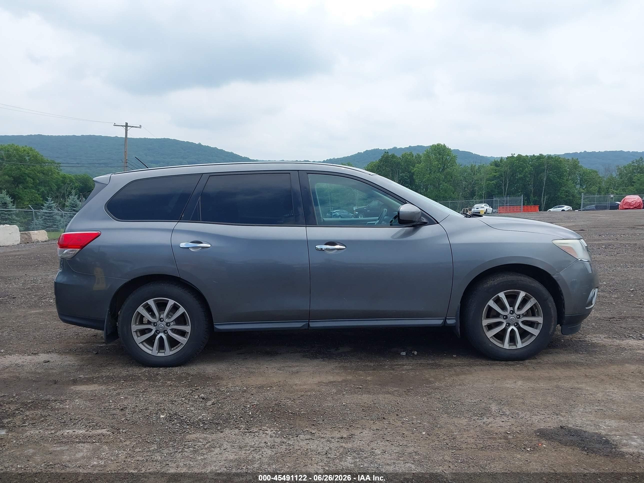 2015 Nissan Pathfinder S Gray vin: 5N1AR2MM1FC624864
