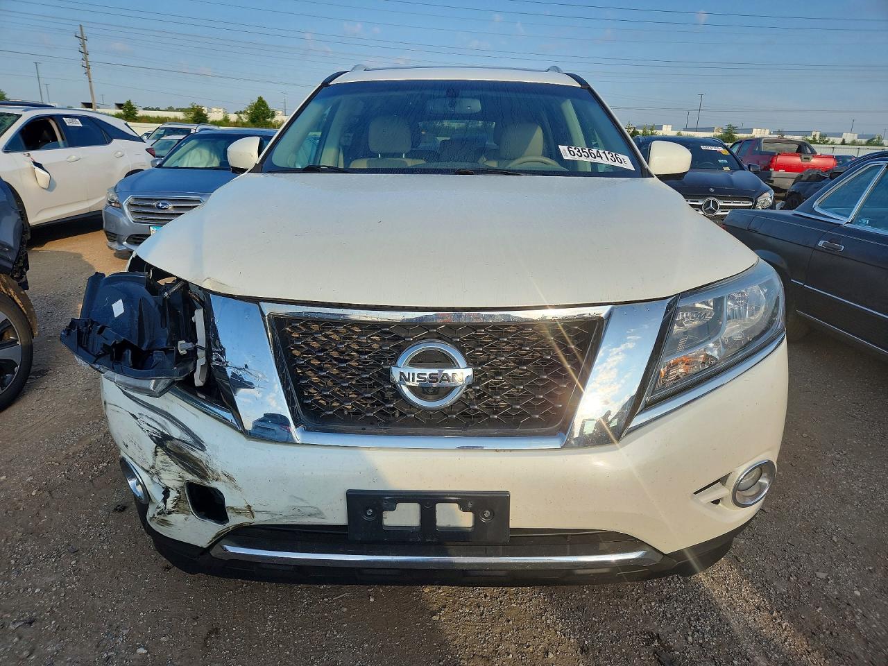 2015 Nissan Pathfinder S White vin: 5N1AR2MM1FC643673