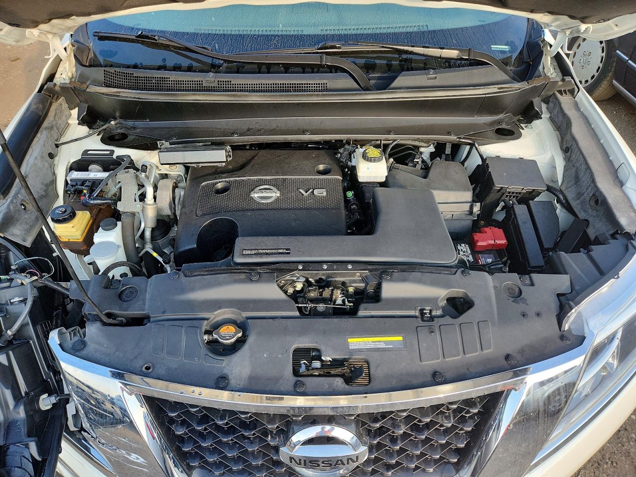 2015 Nissan Pathfinder S White vin: 5N1AR2MM1FC643673