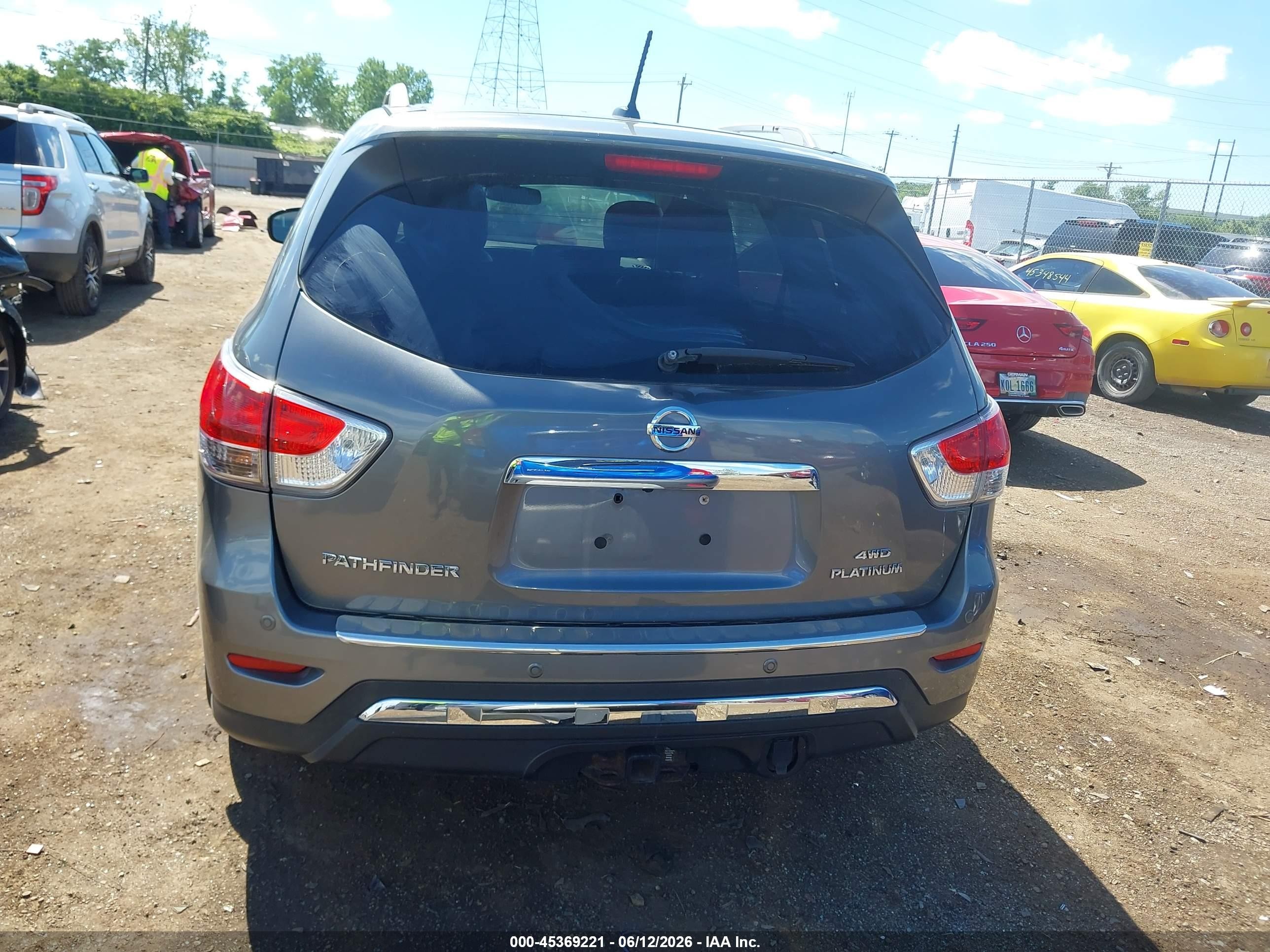 2015 Nissan Pathfinder Platinum Gray vin: 5N1AR2MM1FC668315