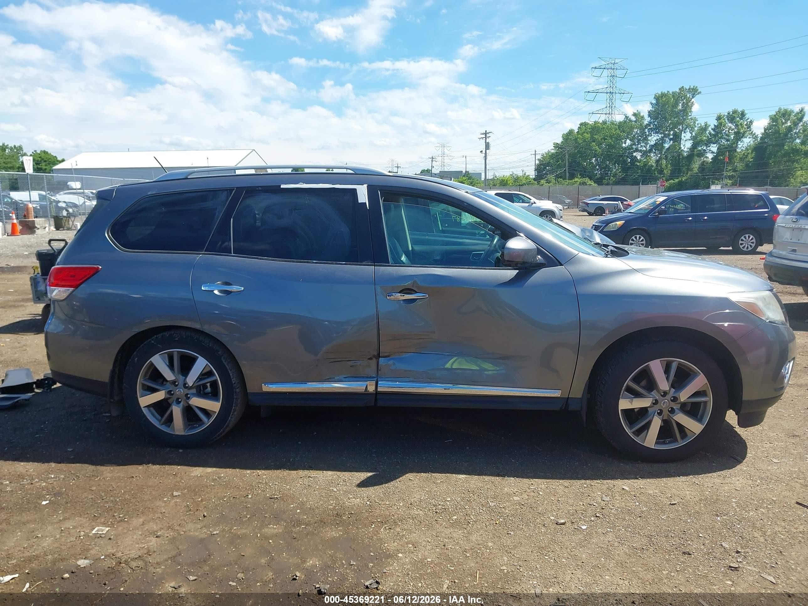 2015 Nissan Pathfinder Platinum Gray vin: 5N1AR2MM1FC668315