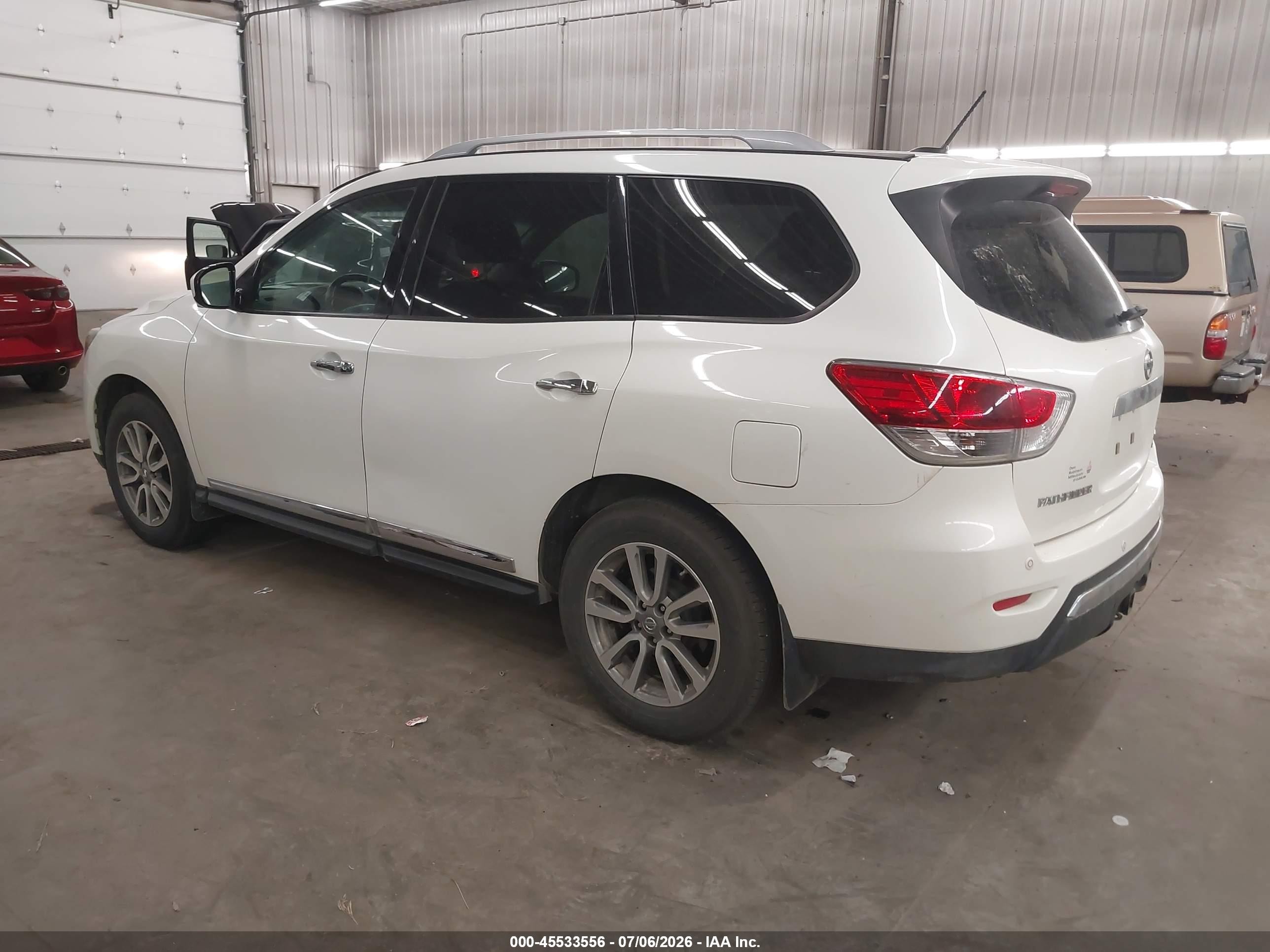 2015 Nissan Pathfinder Sl Белый vin: 5N1AR2MM1FC673868