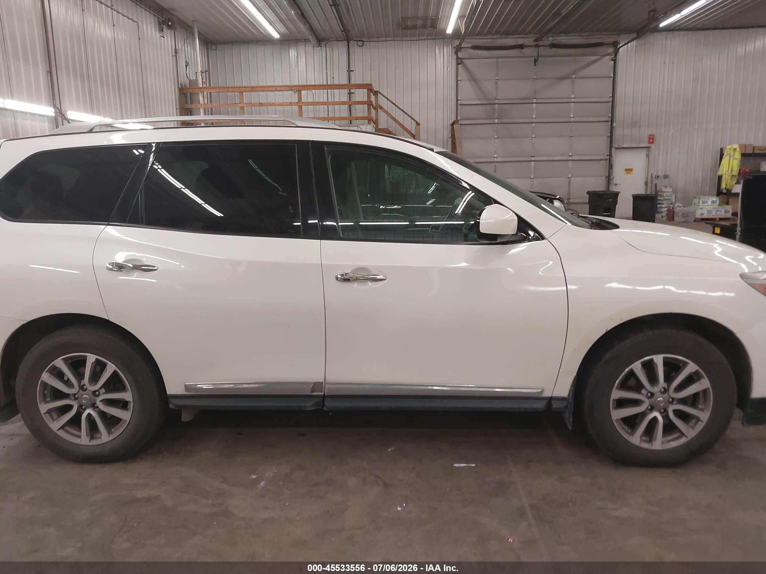 2015 Nissan Pathfinder Sl Белый vin: 5N1AR2MM1FC673868