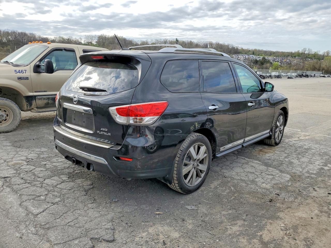 2016 Nissan Pathfinder Platinum Black vin: 5N1AR2MM1GC600341