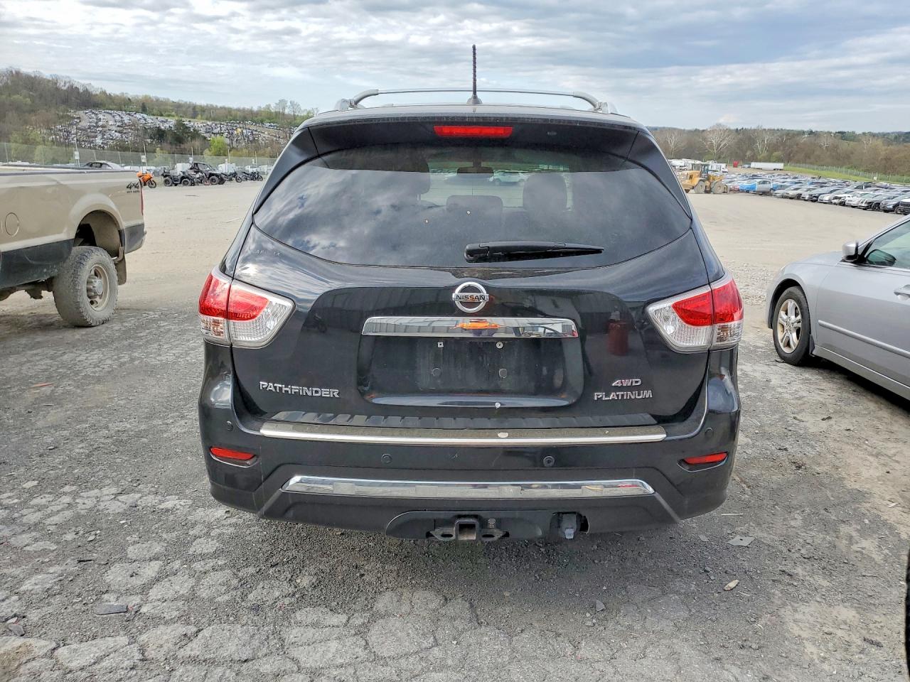 2016 Nissan Pathfinder Platinum Black vin: 5N1AR2MM1GC600341
