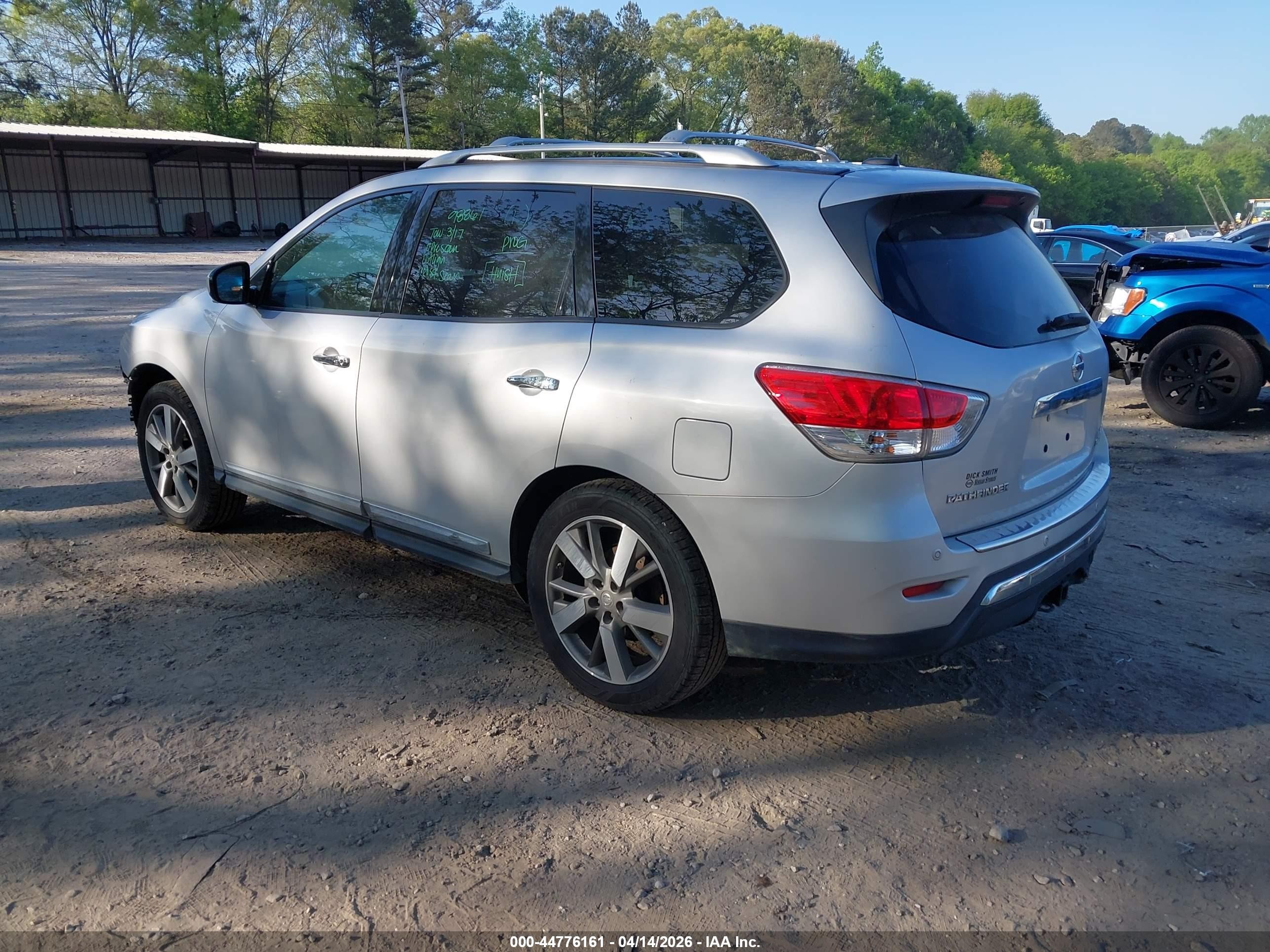 2013 Nissan Pathfinder Platinum Gray vin: 5N1AR2MM2DC605141