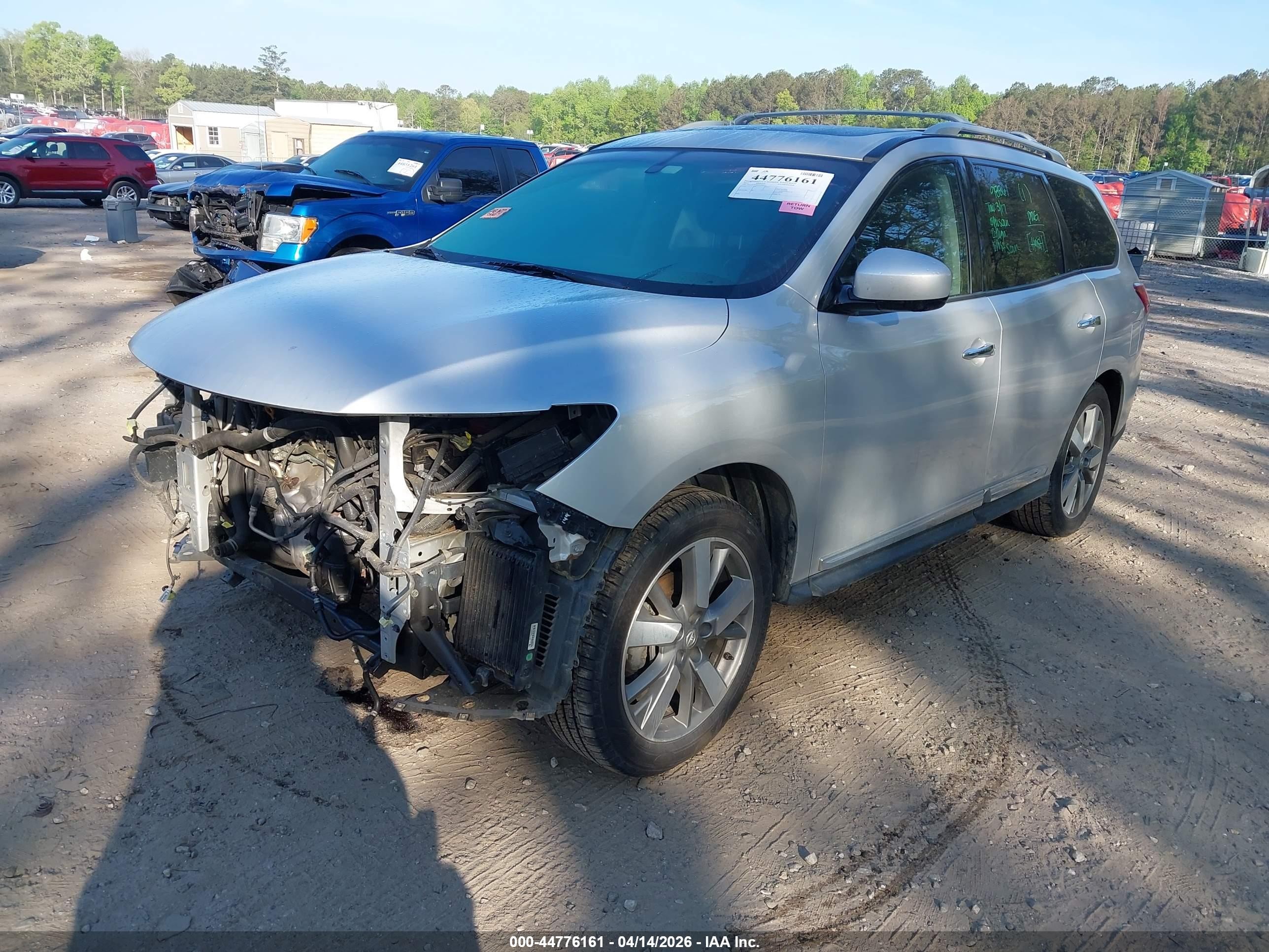 2013 Nissan Pathfinder Platinum Gray vin: 5N1AR2MM2DC605141