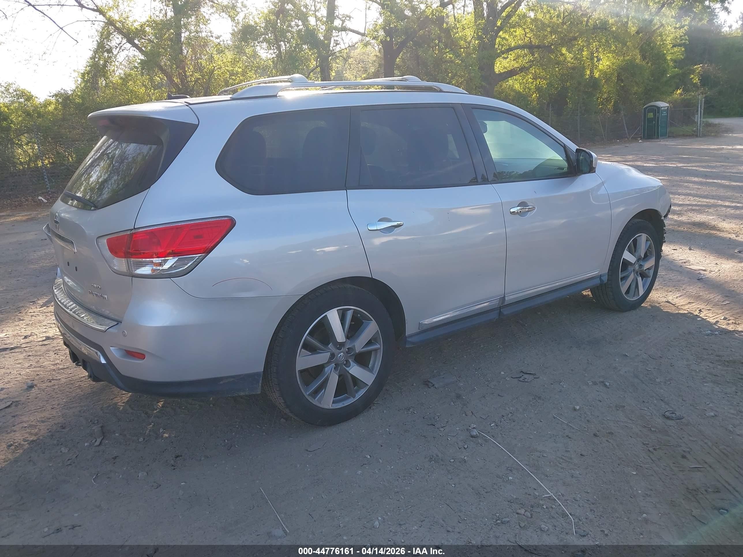 2013 Nissan Pathfinder Platinum Gray vin: 5N1AR2MM2DC605141