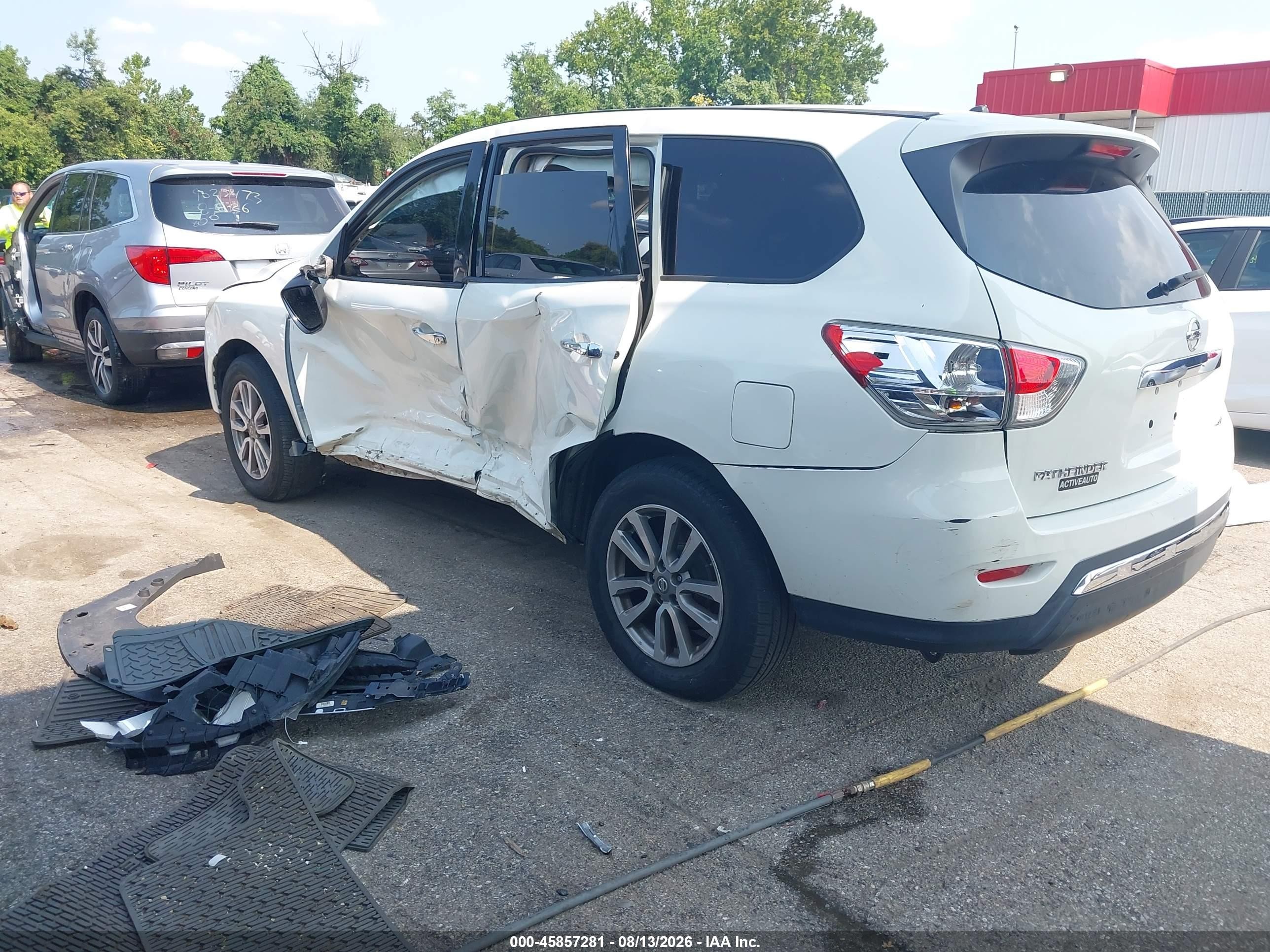 2013 Nissan Pathfinder S White vin: 5N1AR2MM2DC618407