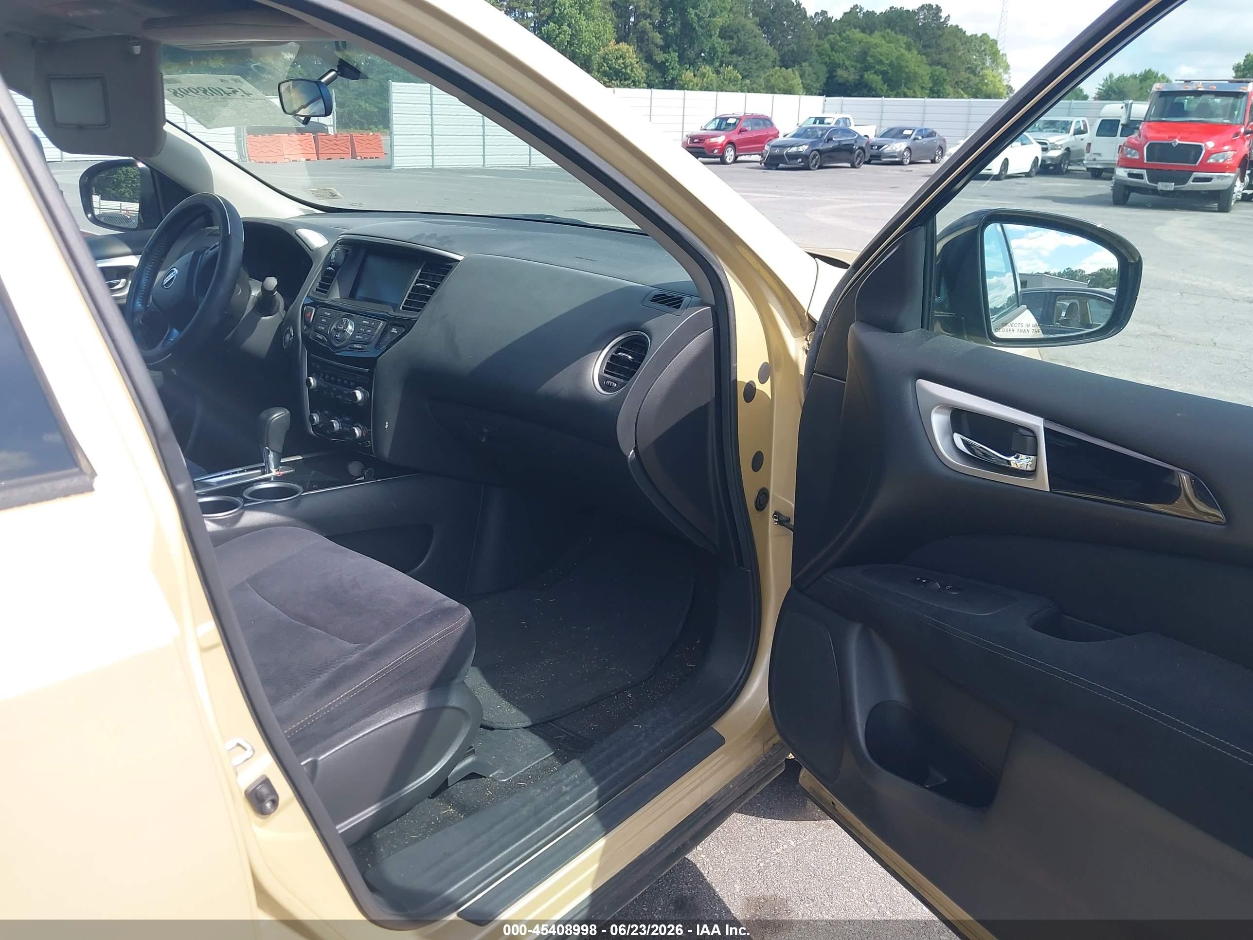 2013 Nissan Pathfinder Sv Gold vin: 5N1AR2MM2DC631383