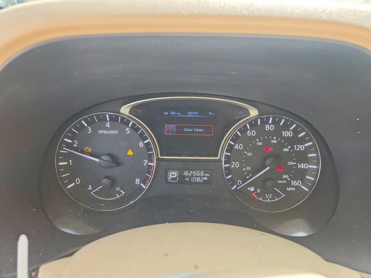 2013 Nissan Pathfinder S Red vin: 5N1AR2MM2DC633005