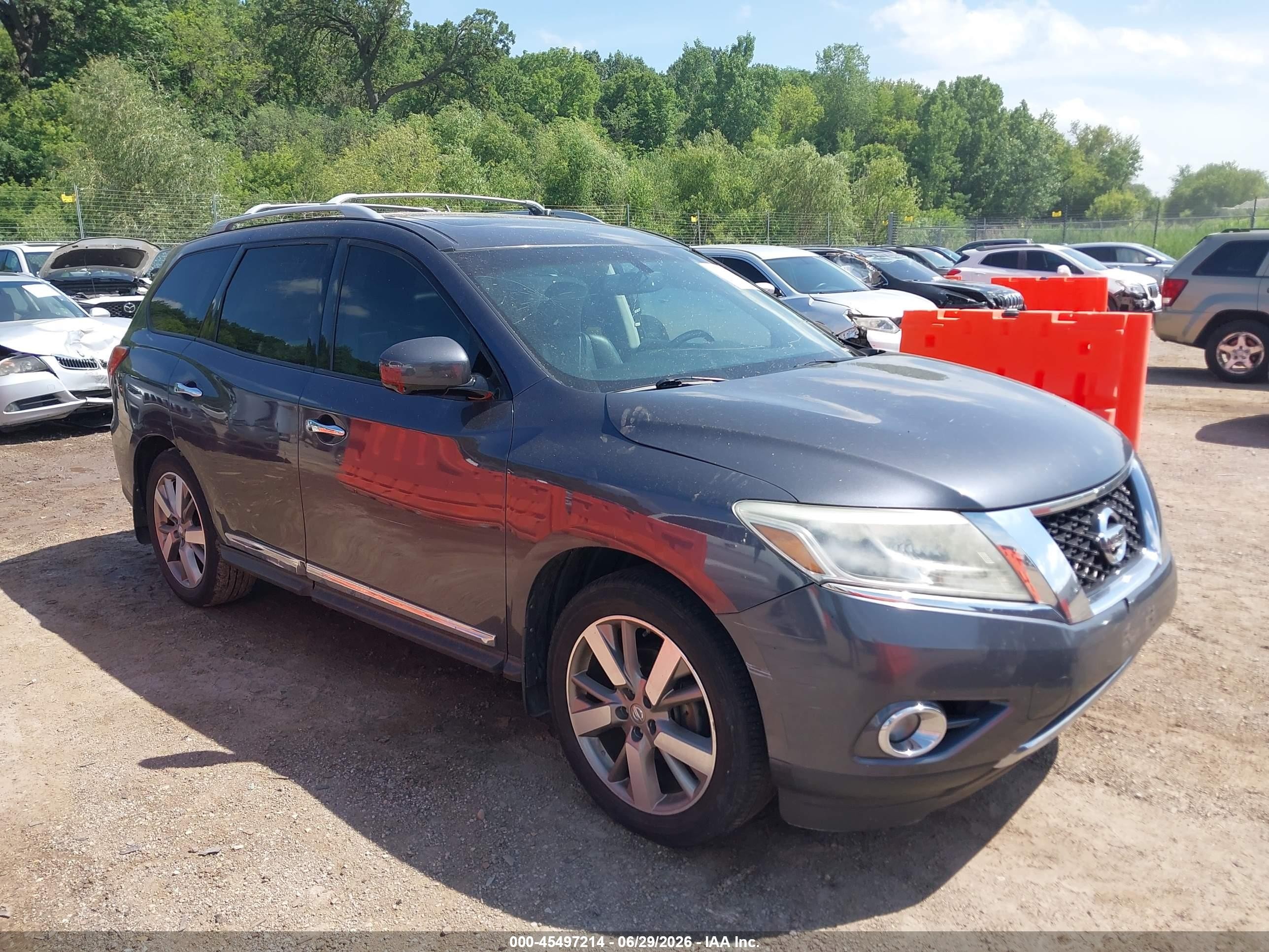 2013 Nissan Pathfinder Platinum Gray vin: 5N1AR2MM2DC638978