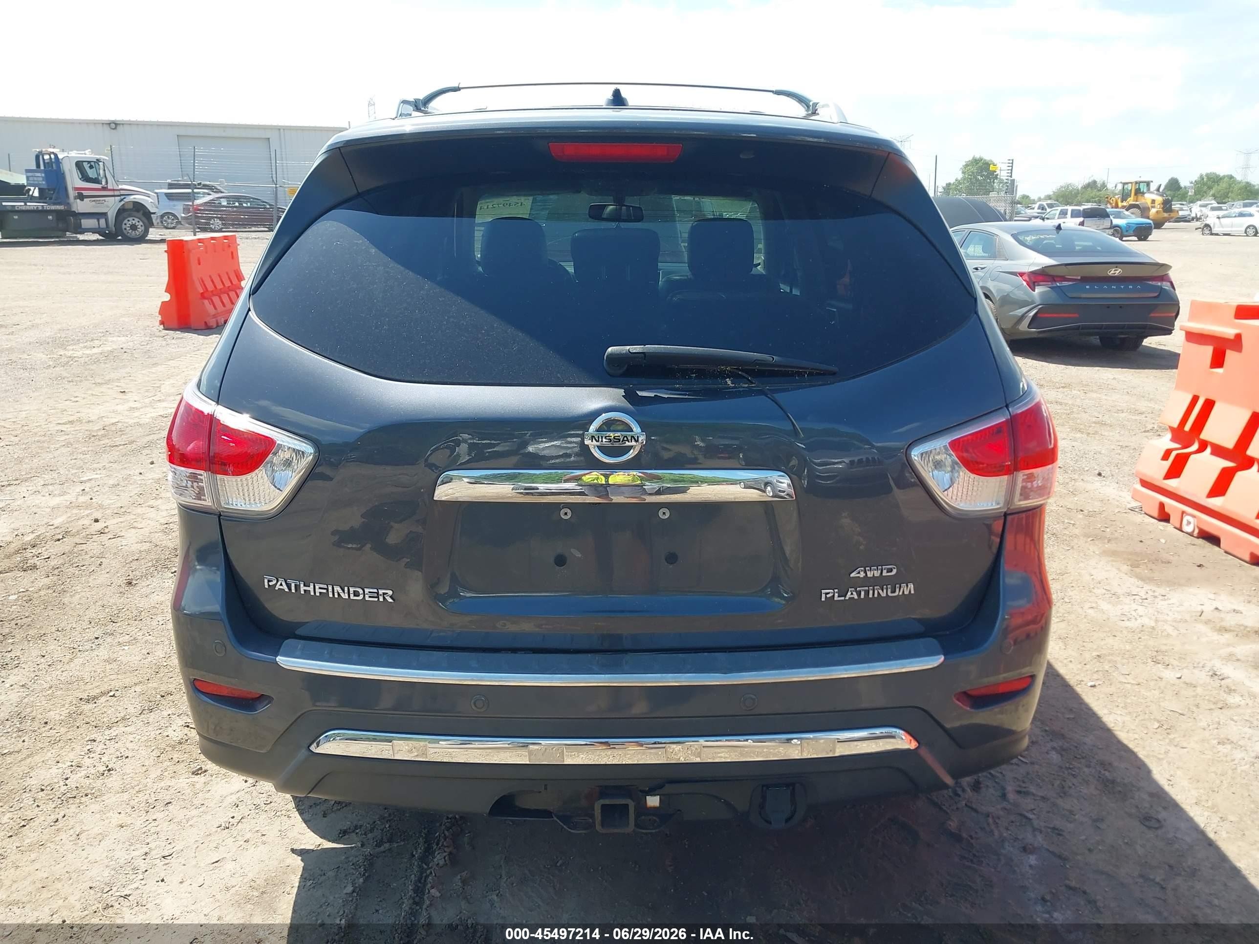 2013 Nissan Pathfinder Platinum Gray vin: 5N1AR2MM2DC638978