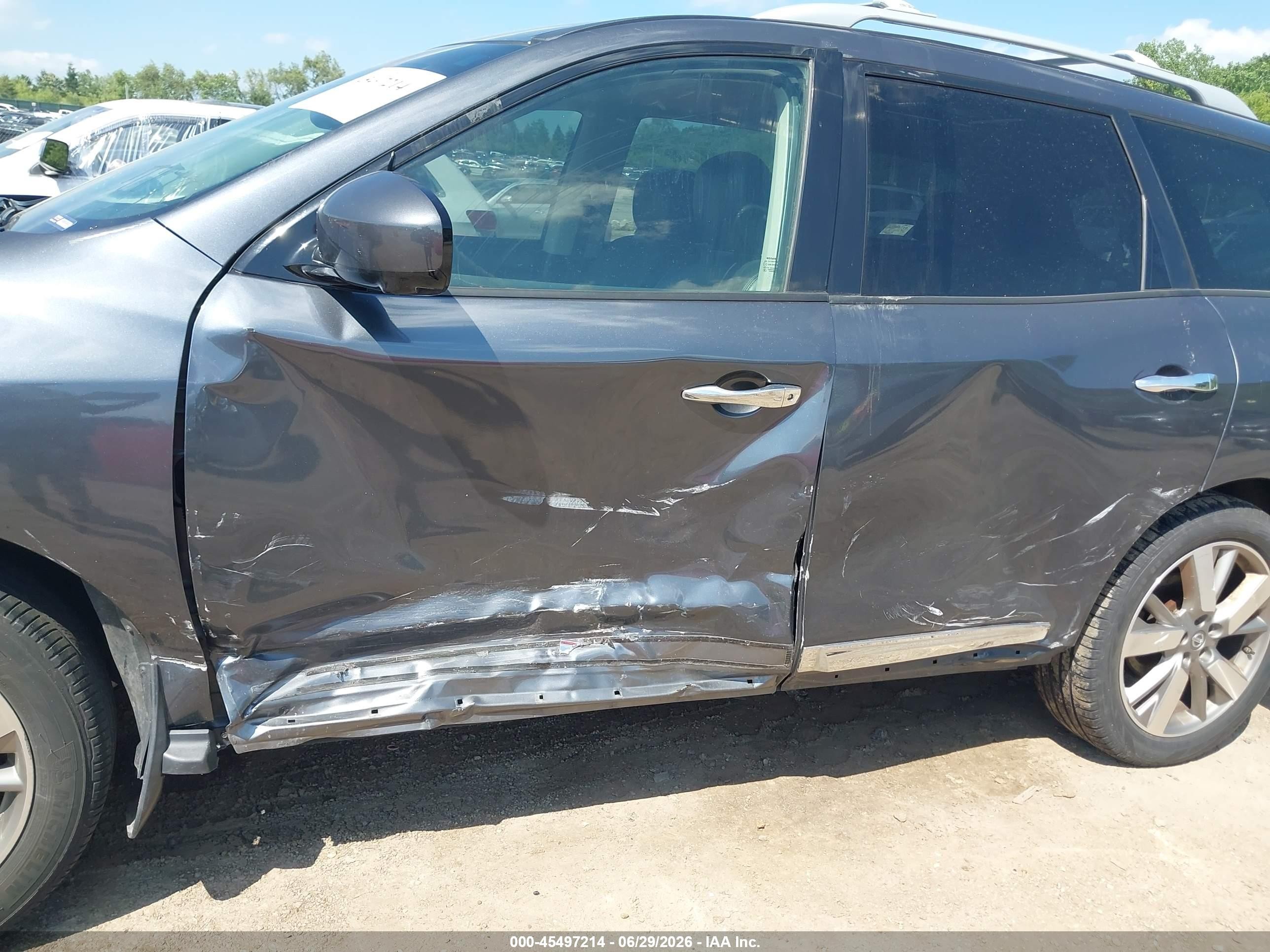 2013 Nissan Pathfinder Platinum Gray vin: 5N1AR2MM2DC638978