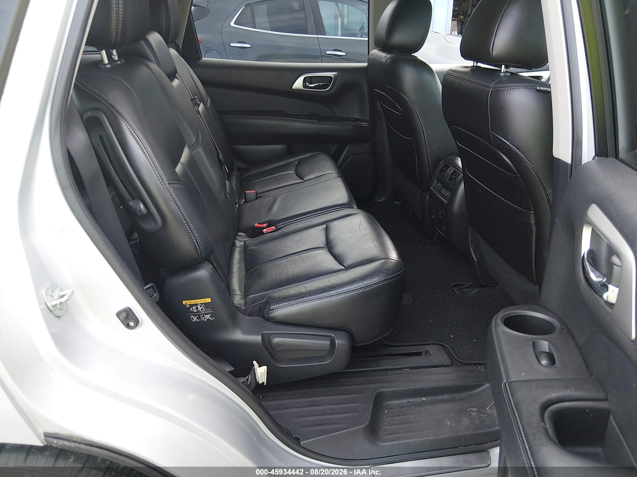 2013 Nissan Pathfinder Sl Silver vin: 5N1AR2MM2DC665419