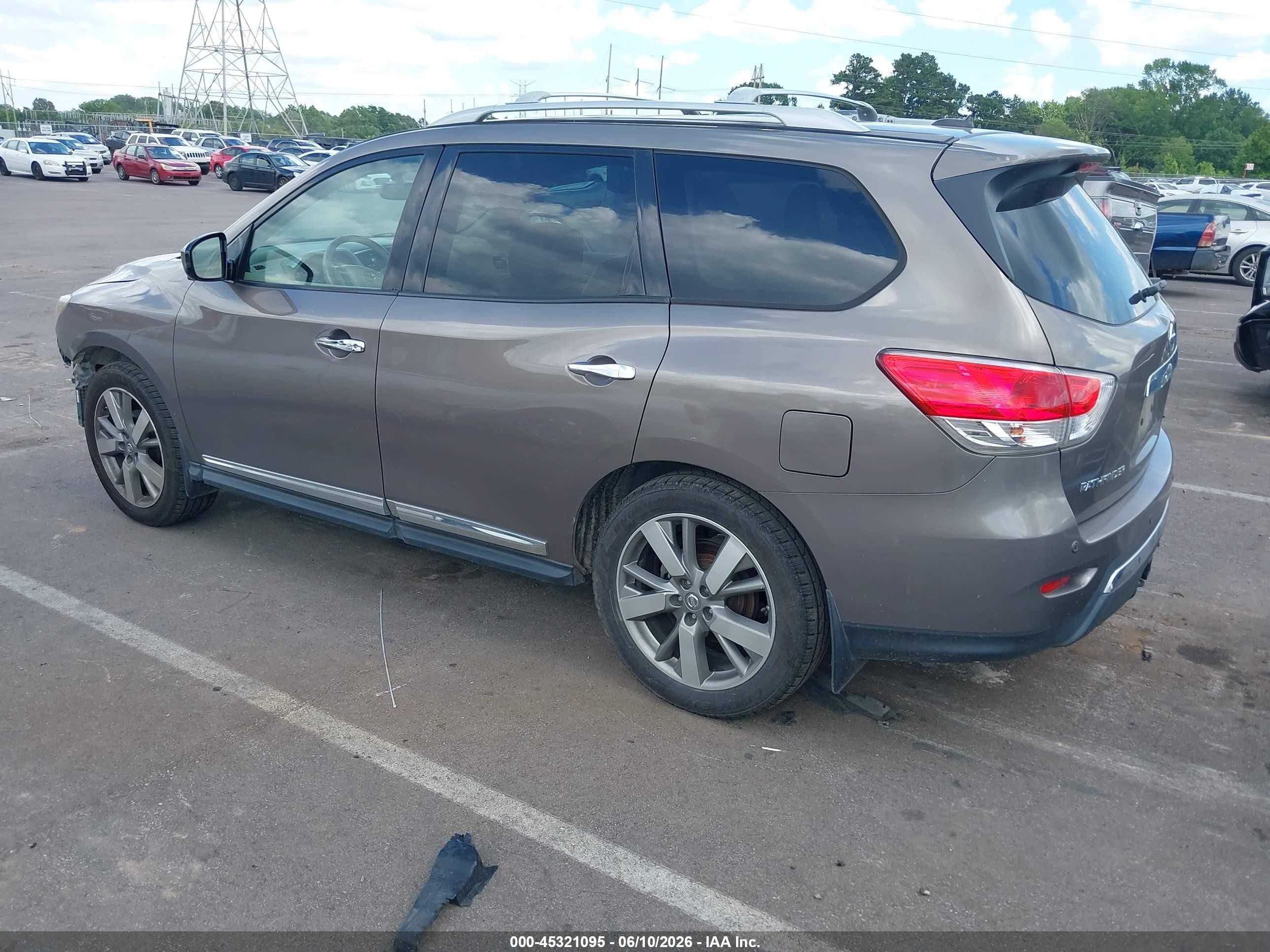 2013 Nissan Pathfinder Platinum Brown vin: 5N1AR2MM2DC681409