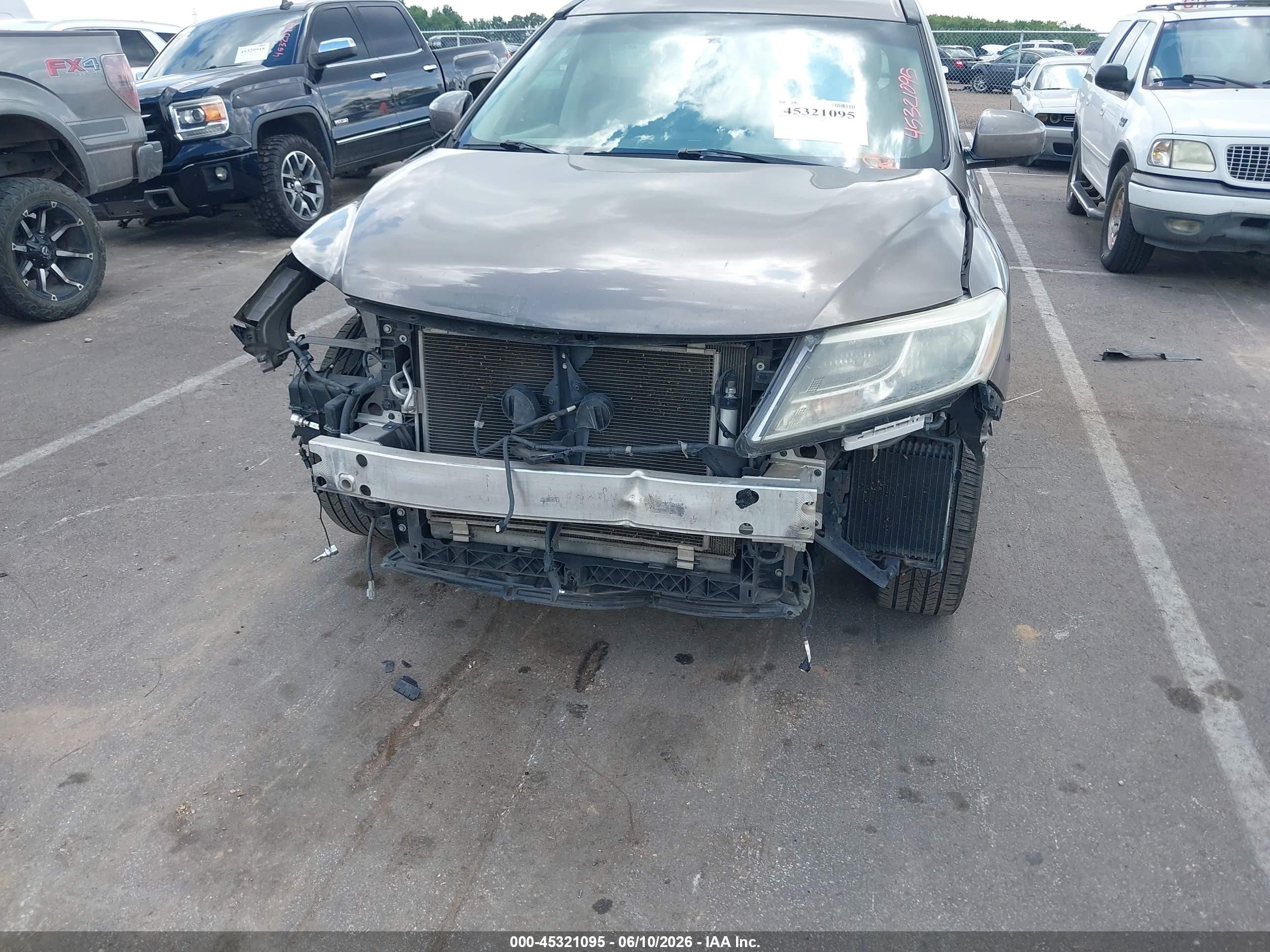 2013 Nissan Pathfinder Platinum Brown vin: 5N1AR2MM2DC681409