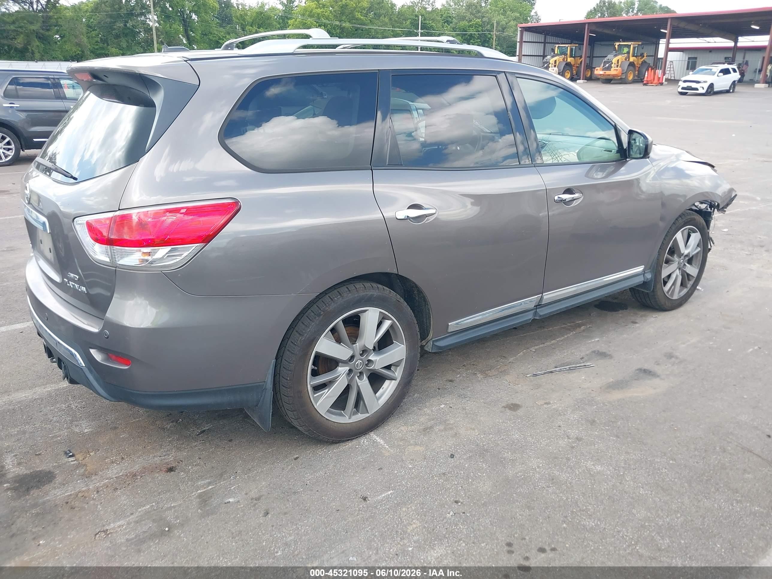 2013 Nissan Pathfinder Platinum Brown vin: 5N1AR2MM2DC681409