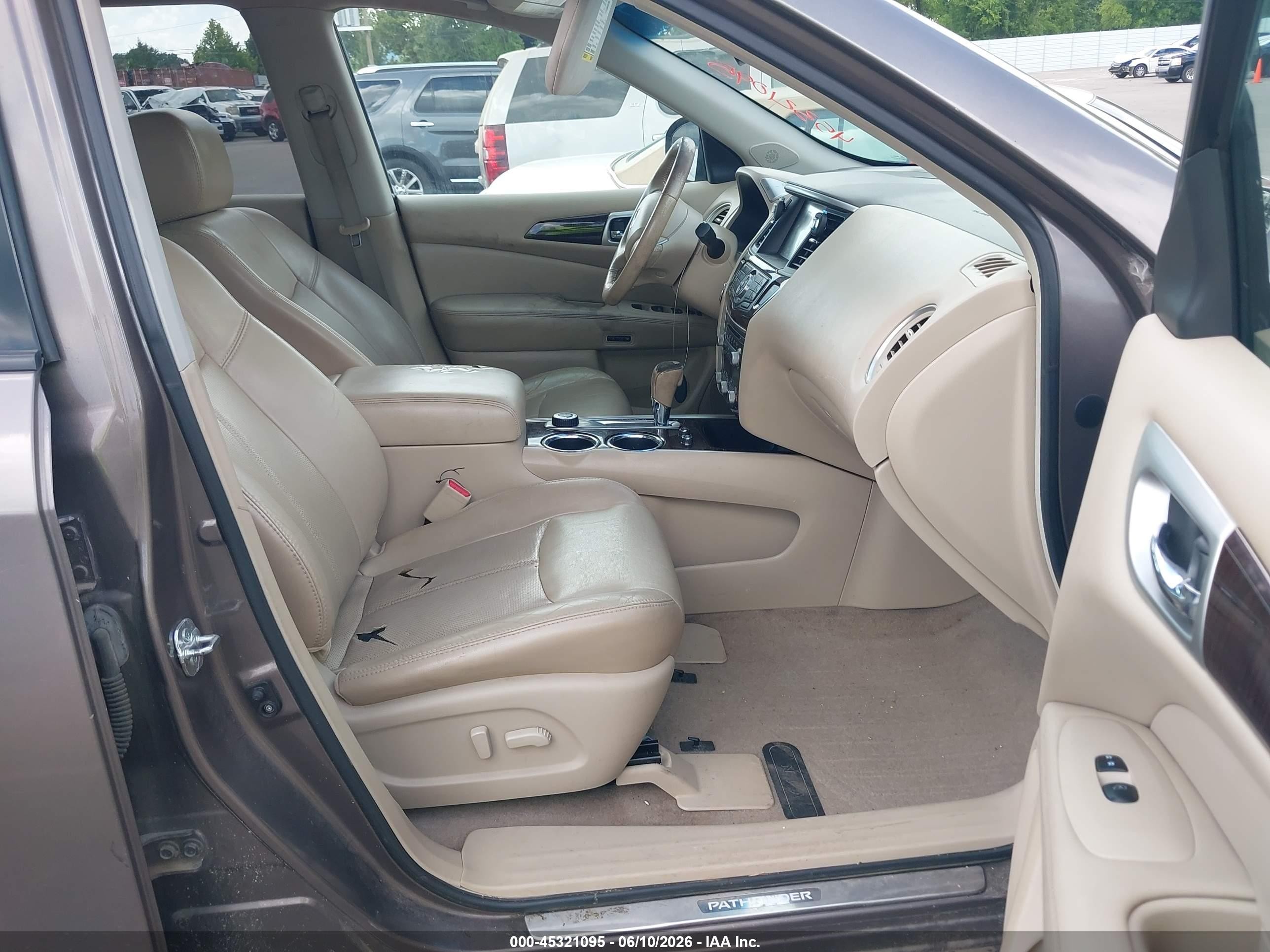 2013 Nissan Pathfinder Platinum Brown vin: 5N1AR2MM2DC681409