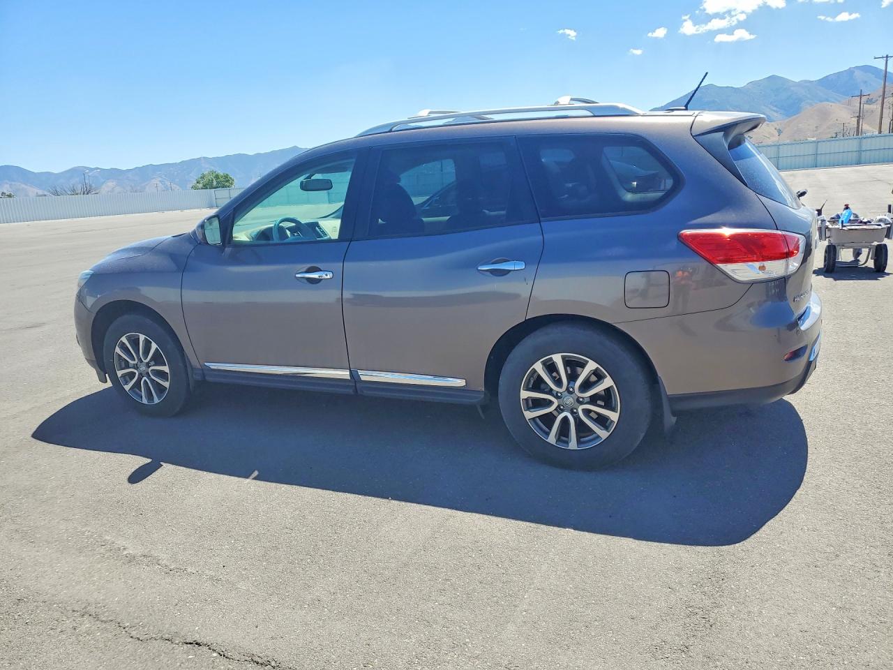 2013 Nissan Pathfinder S Brown vin: 5N1AR2MM2DC687503