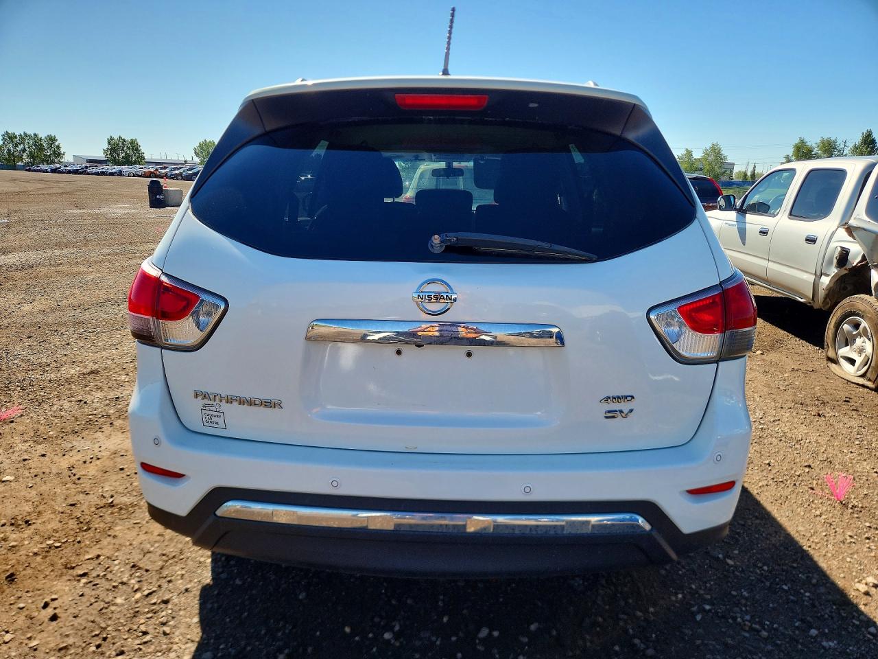2014 Nissan Pathfinder S/sv/sl/platinum White vin: 5N1AR2MM2EC603116