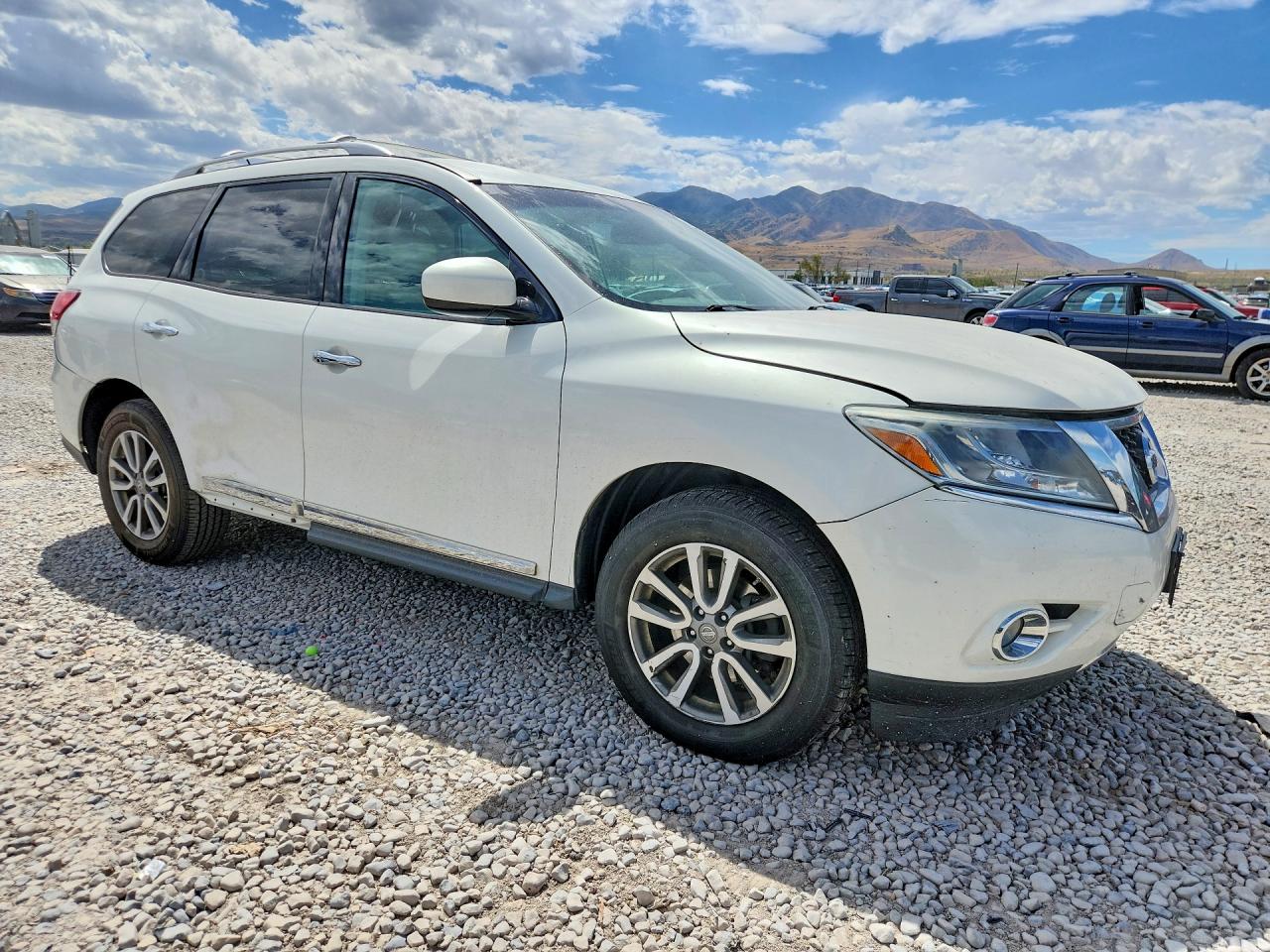 2014 Nissan Pathfinder S White vin: 5N1AR2MM2EC612110