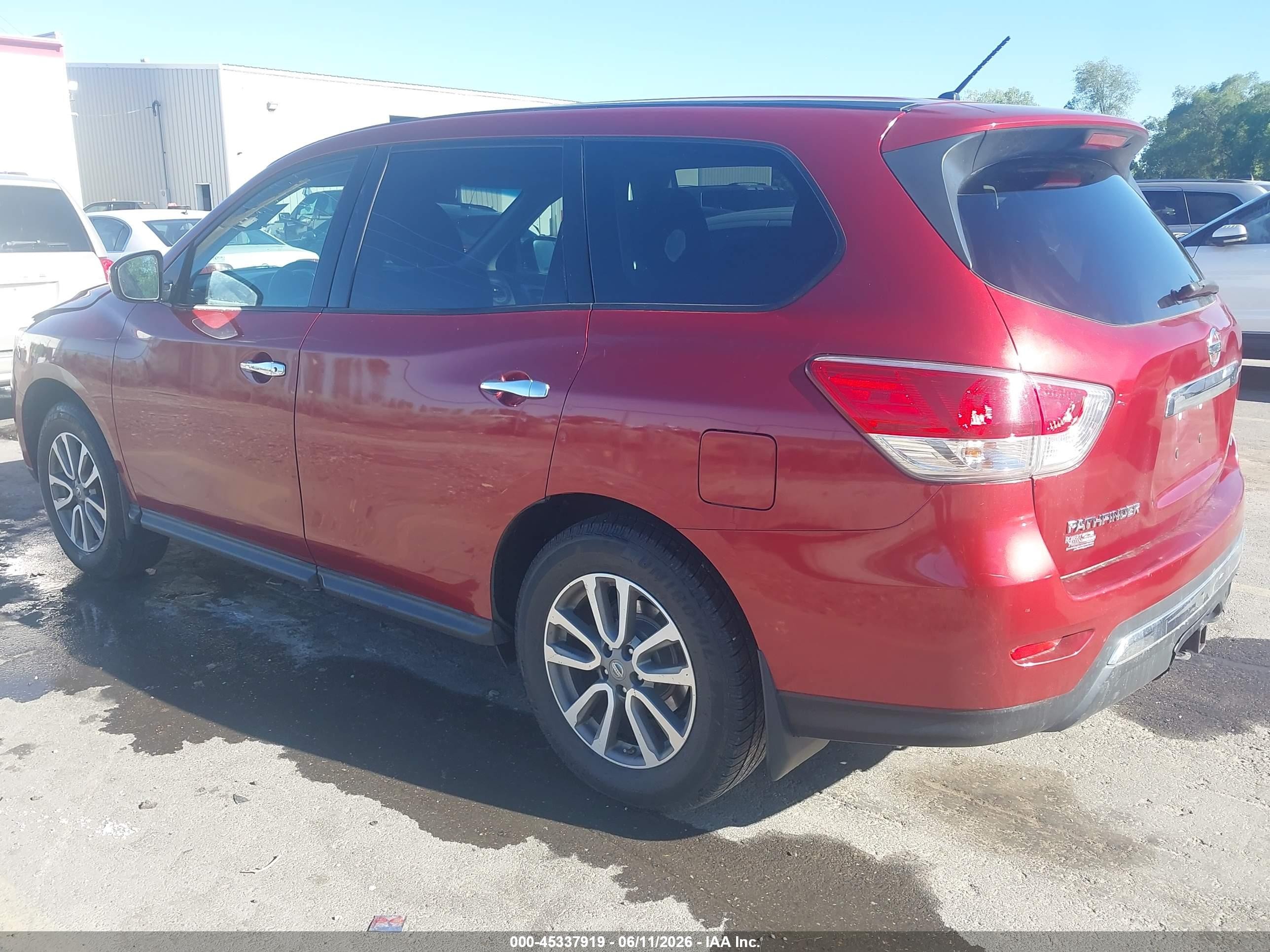 2014 Nissan Pathfinder S Red vin: 5N1AR2MM2EC673635
