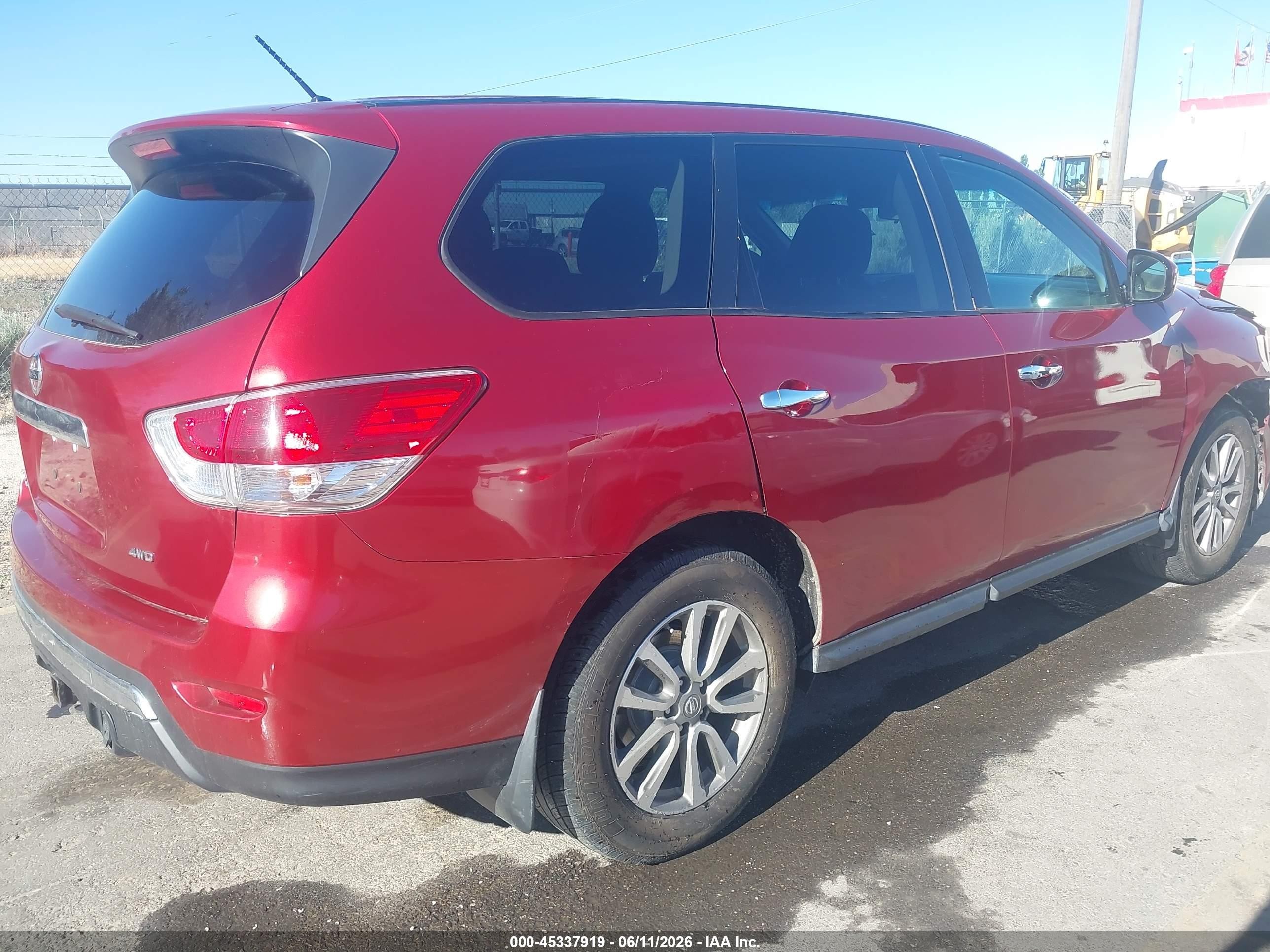 2014 Nissan Pathfinder S Red vin: 5N1AR2MM2EC673635