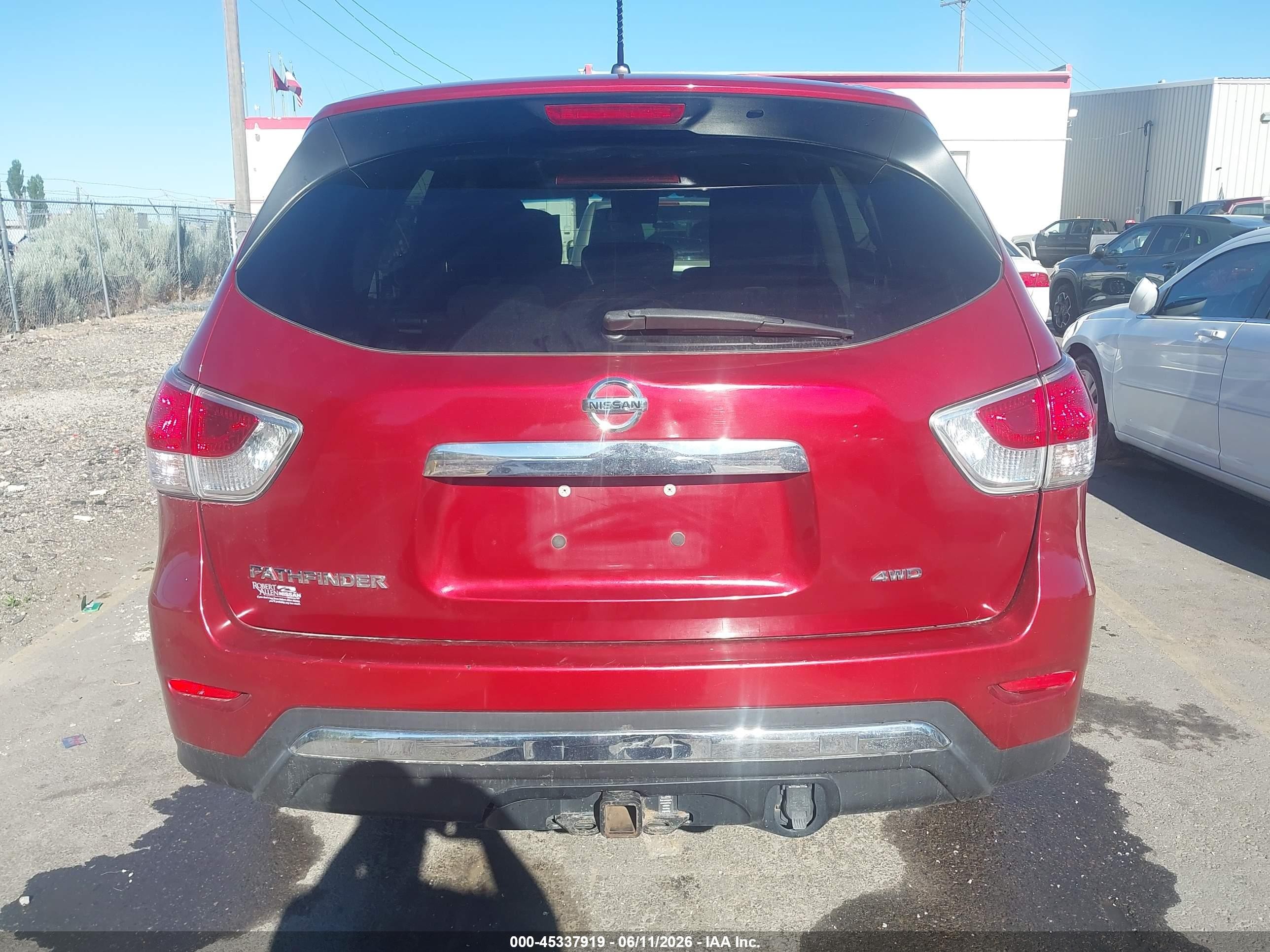 2014 Nissan Pathfinder S Red vin: 5N1AR2MM2EC673635